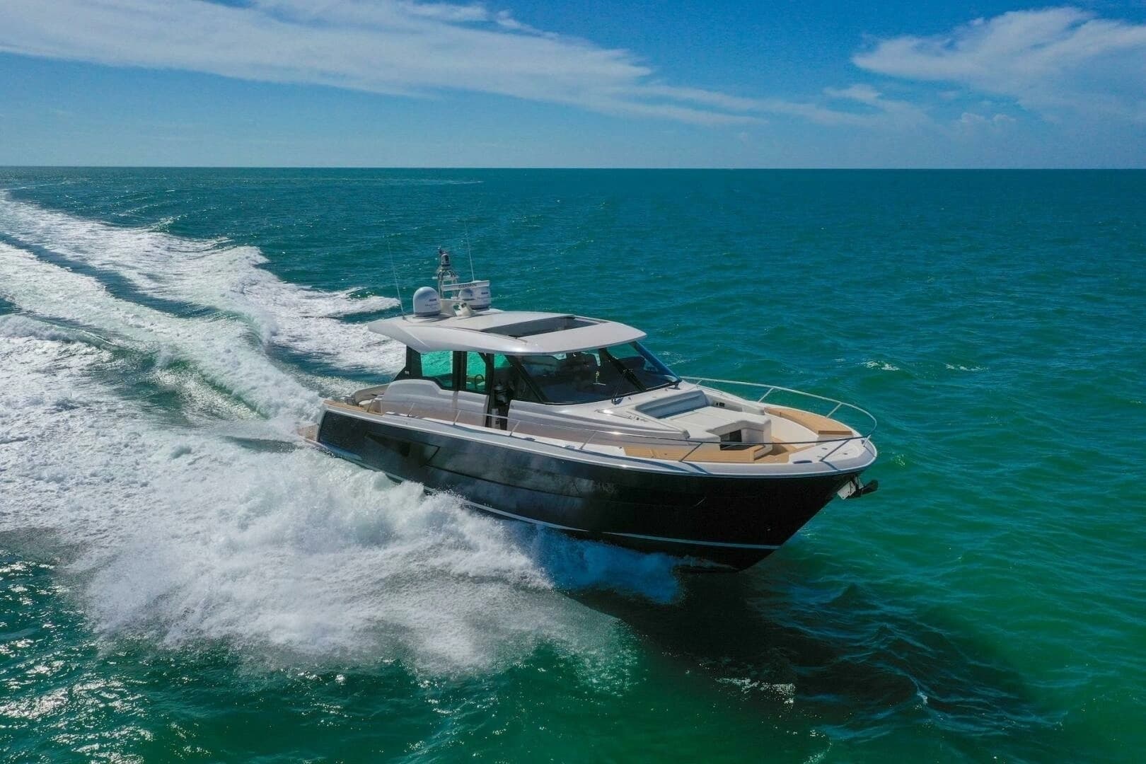 2023 Tiara Yachts EX 60 - Image 14