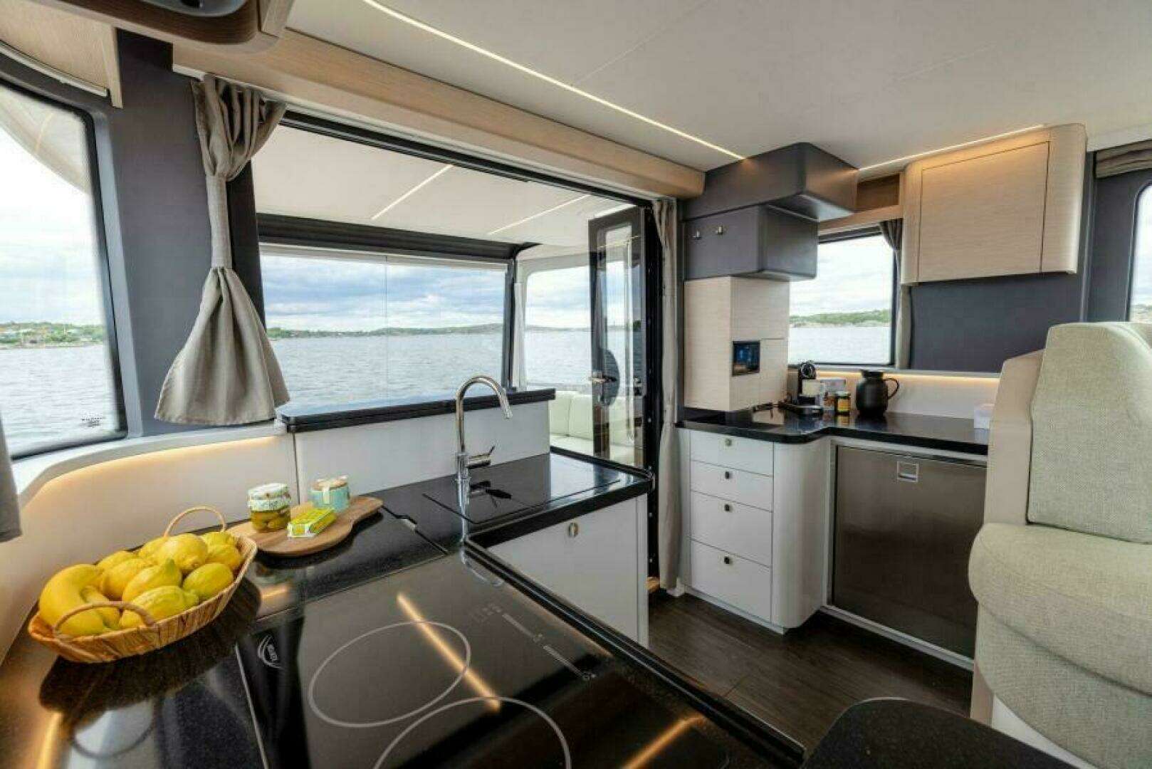 2027 Nimbus 495 Flybridge - Image 10