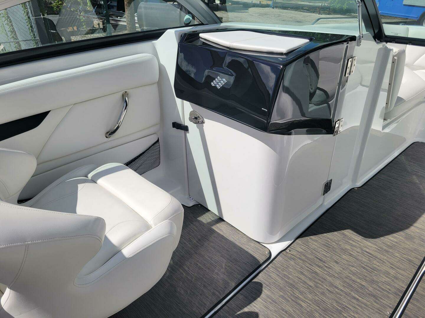 2022 Four Winns HD3 - Image 23