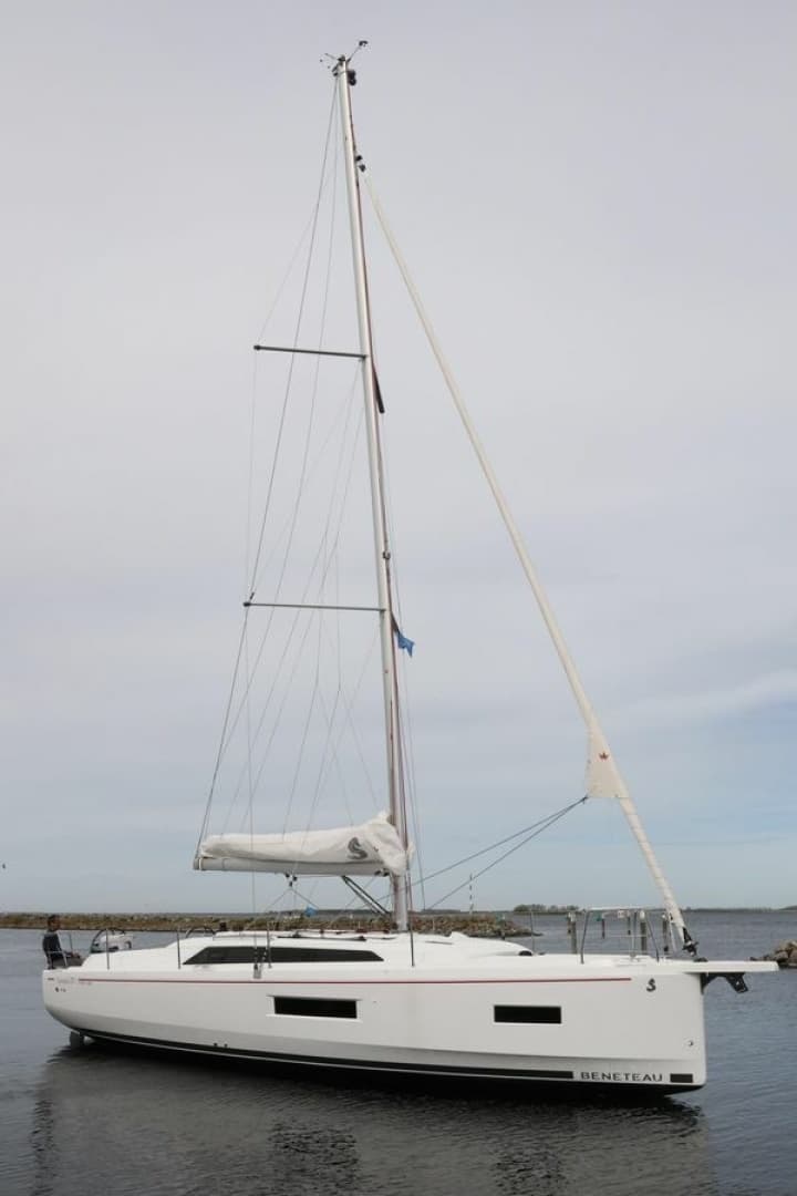 2026 Beneteau Oceanis 37.1 FIRST LINE - Image 10