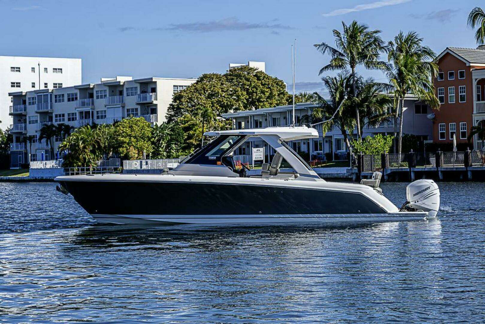 2023 Tiara Yachts 34LS - Image 63