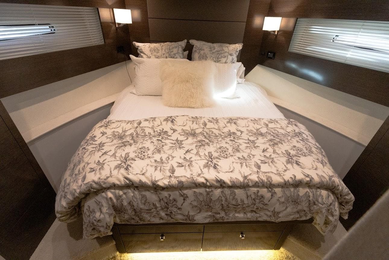 2020 Cruisers Yachts 42 Cantius - 15