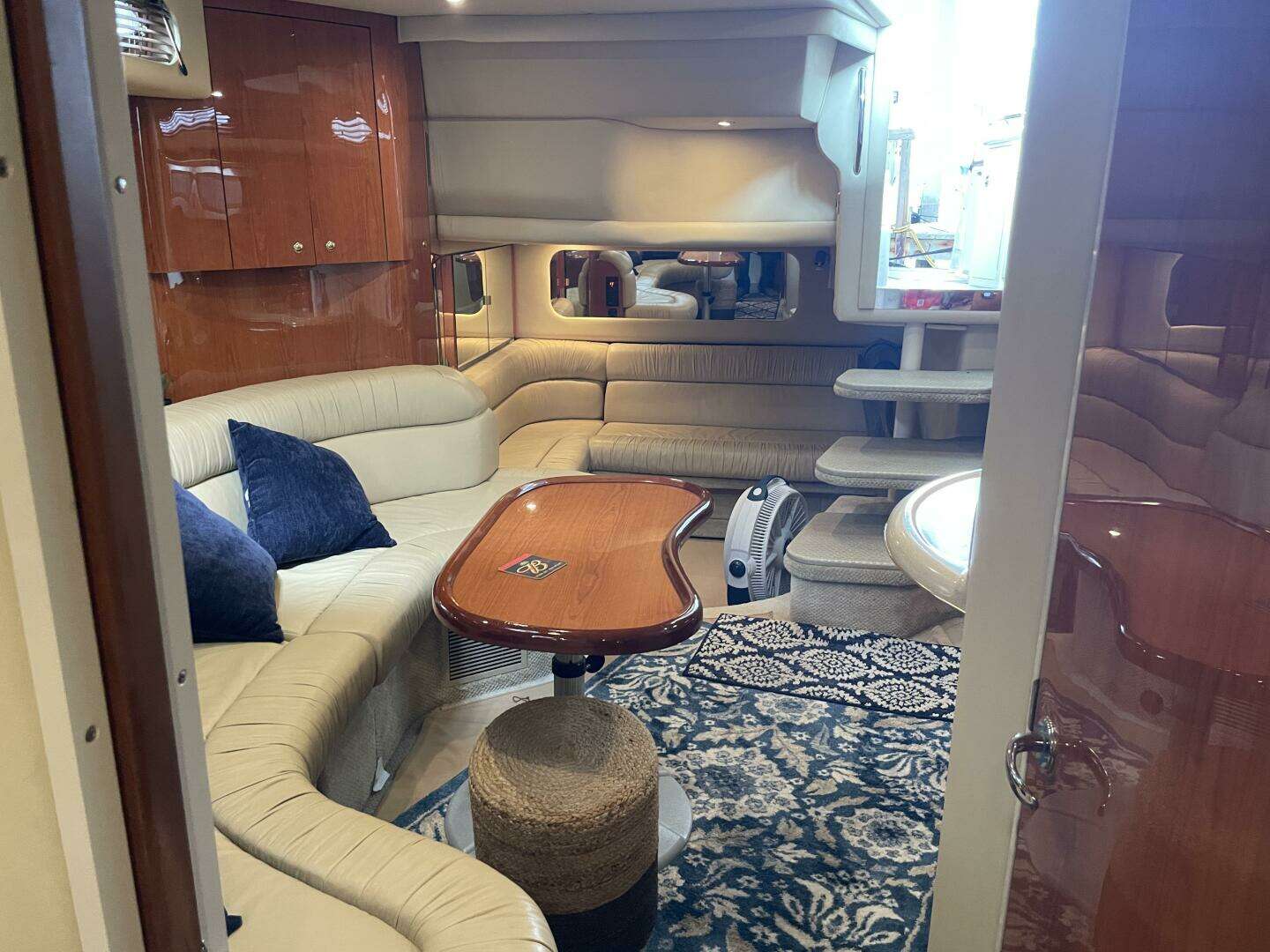 2001 Sea Ray 380 Sundancer - Image 37