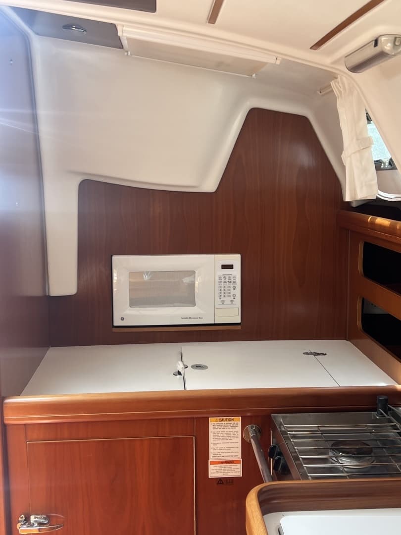 2002 Beneteau Oceanis 361 - Image 4