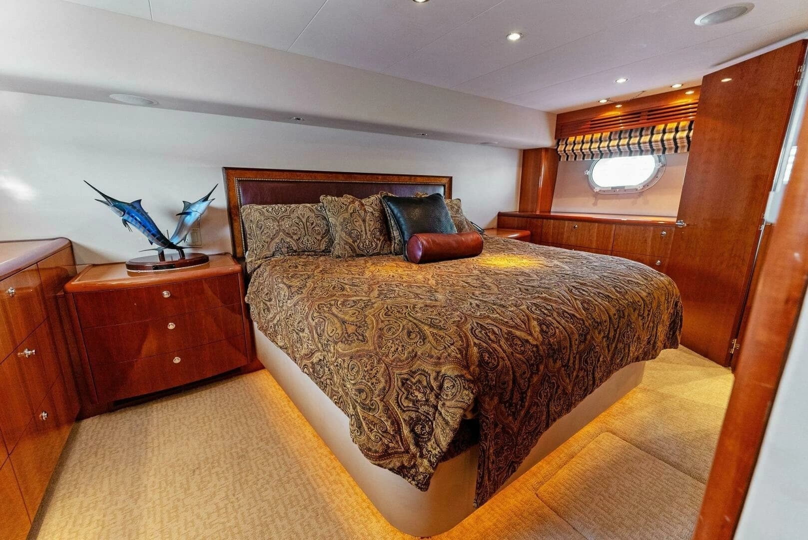 2007 Hatteras 64 Convertible - Image 30