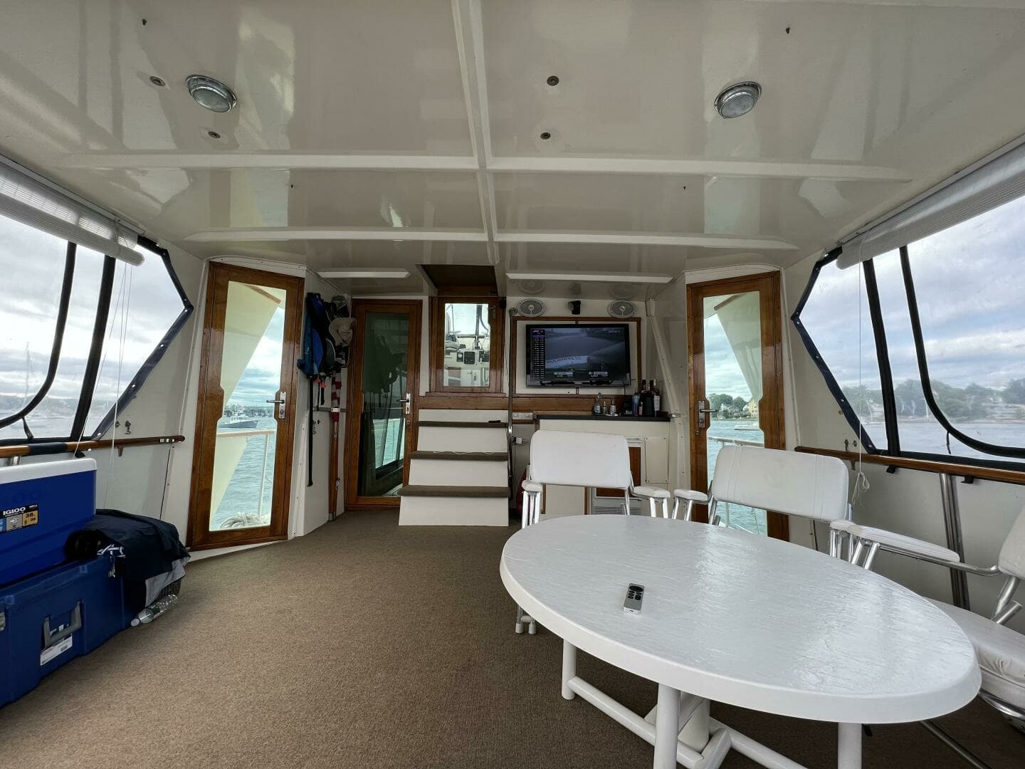 1981 Hatteras Motor Yacht - Image 6