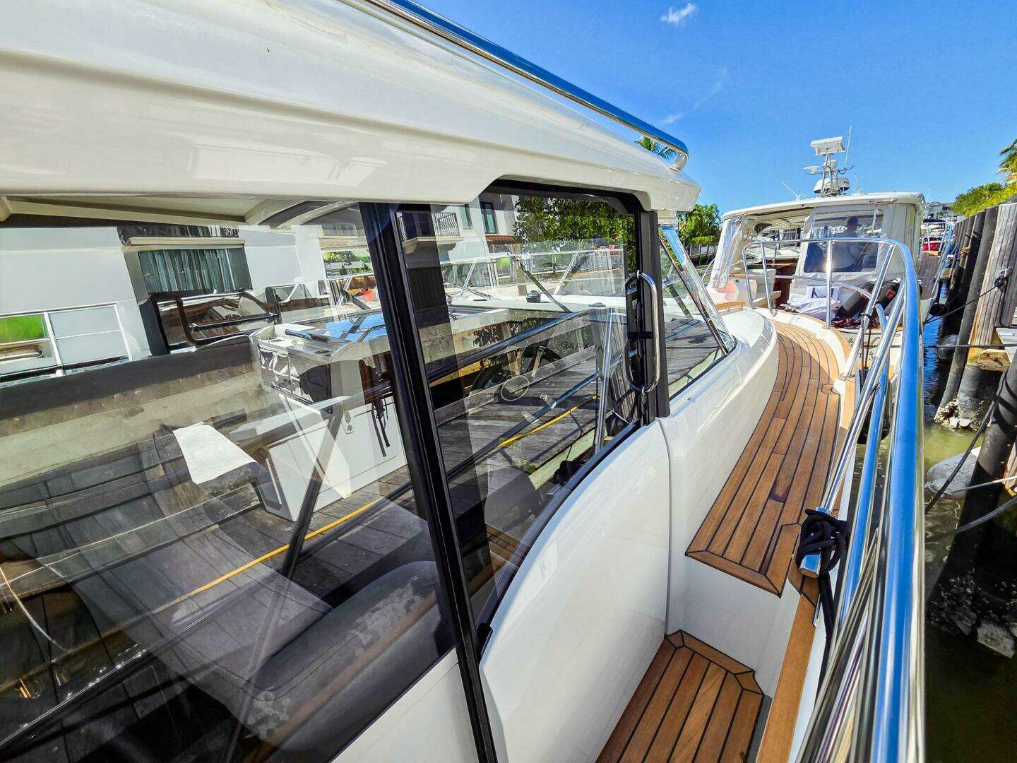 2026 Marex 330 Scandinavia - Image 38