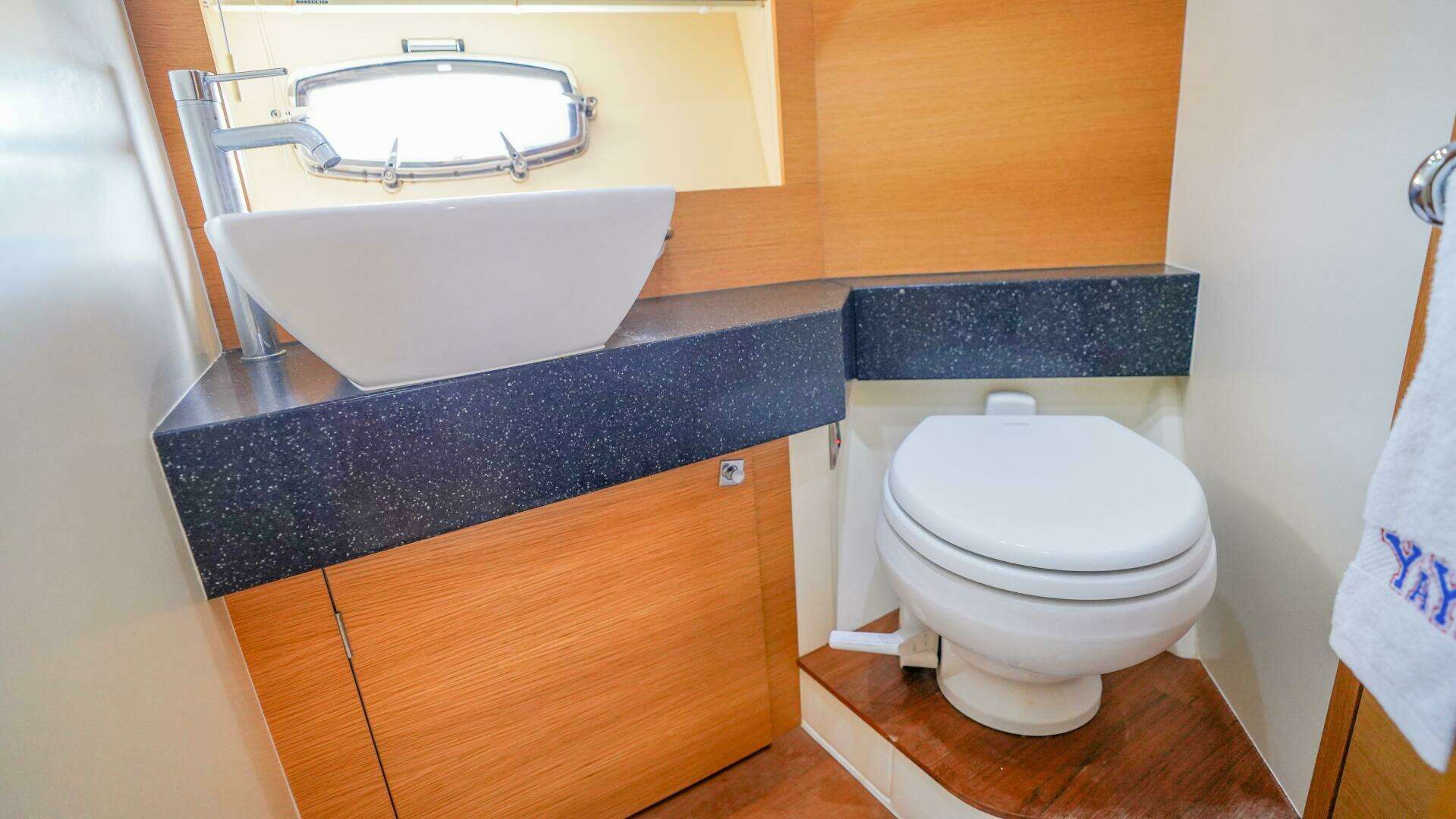 2009 Fairline — - Image 36