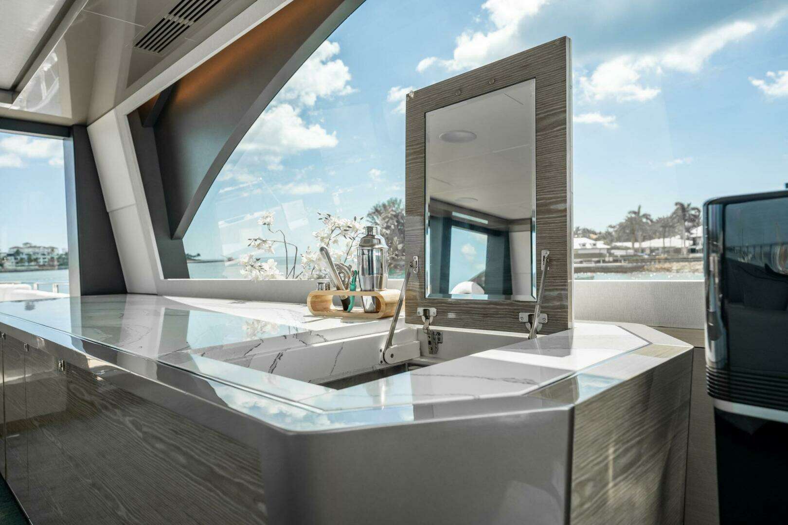 2021 Ocean Alexander 27 Explorer - Image 22