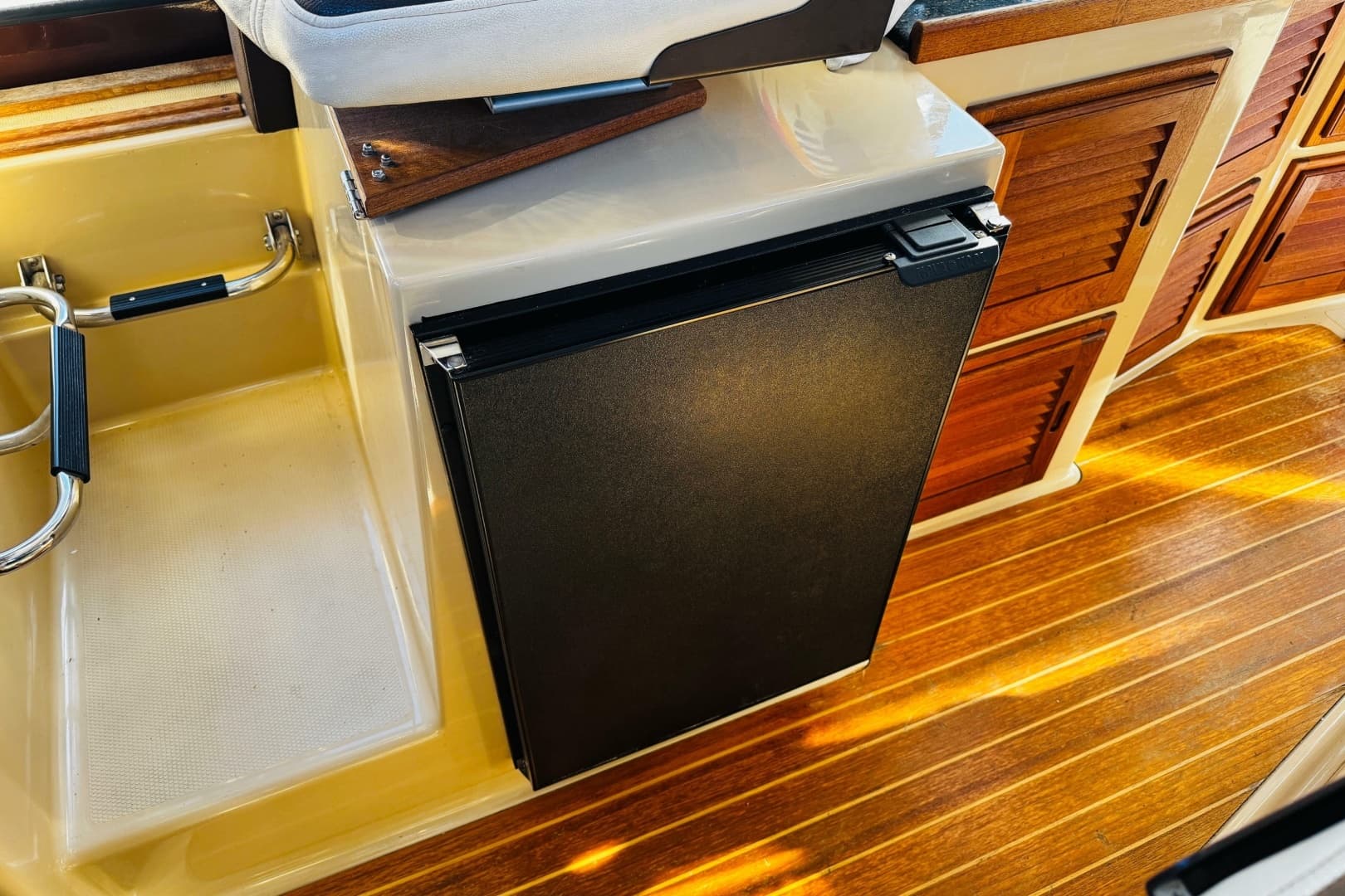 2013 Ranger Tugs R-31 - Image 19
