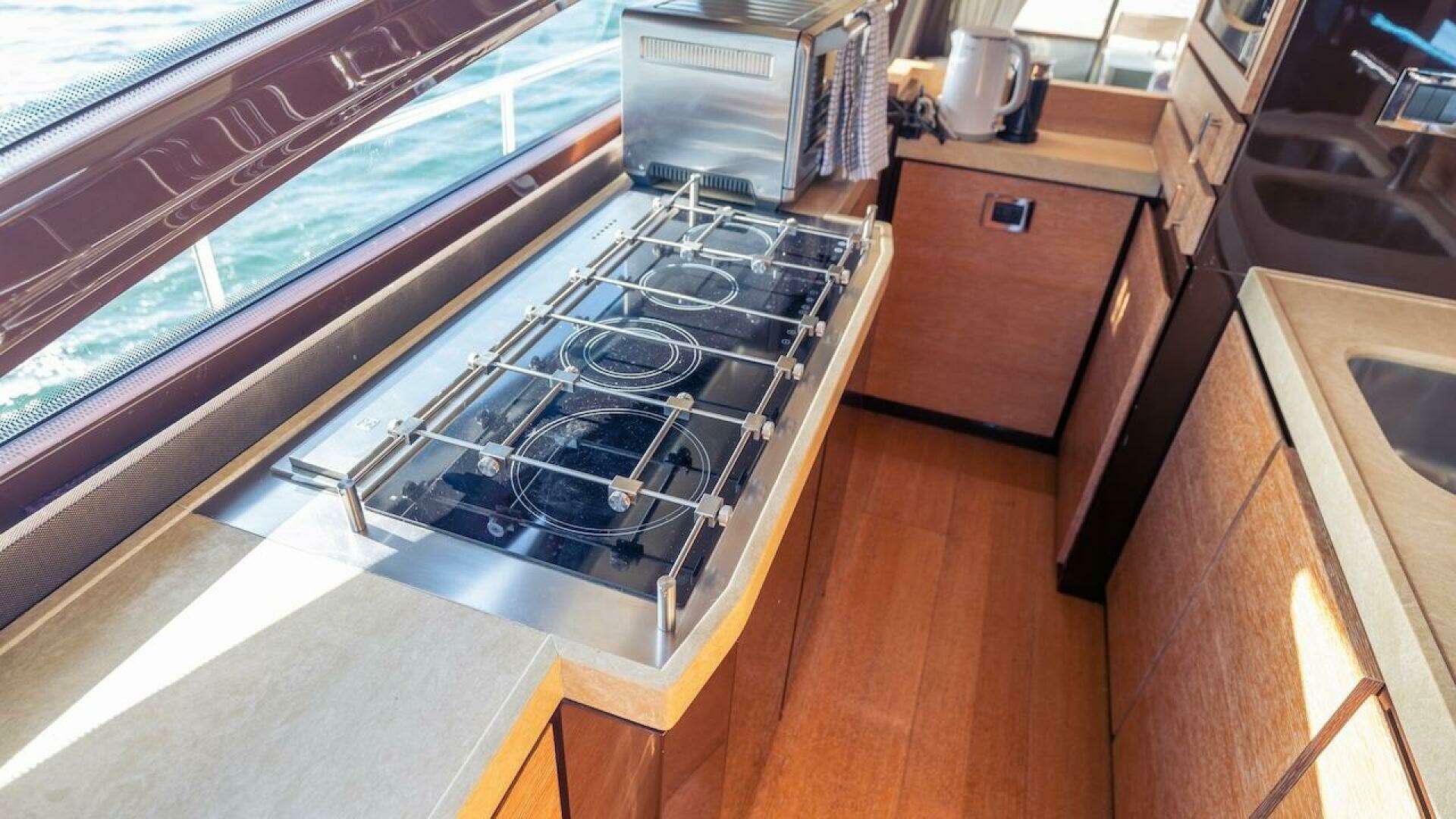 2012 Azimut Evolution - Image 62