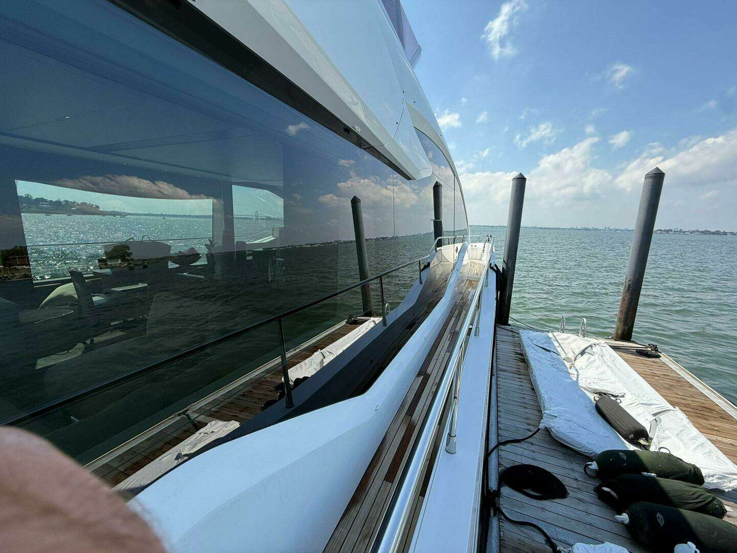 2021 Sunseeker 76 Yacht - Image 2