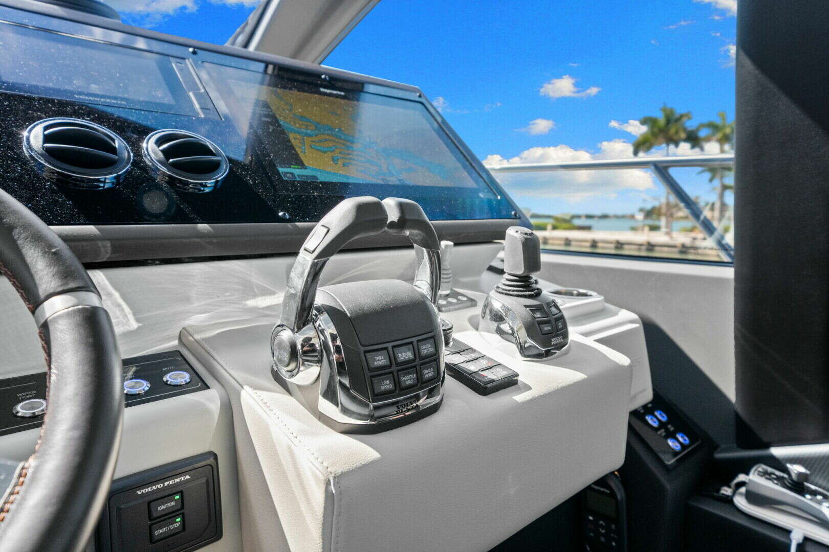 2022 Azimut S6 - Image 35