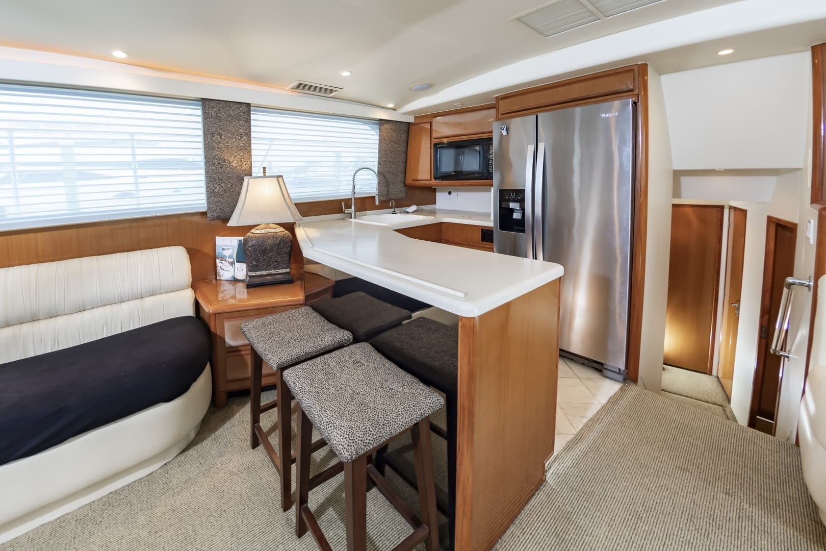 2000 Viking Cockpit Sport Yacht - Image 21