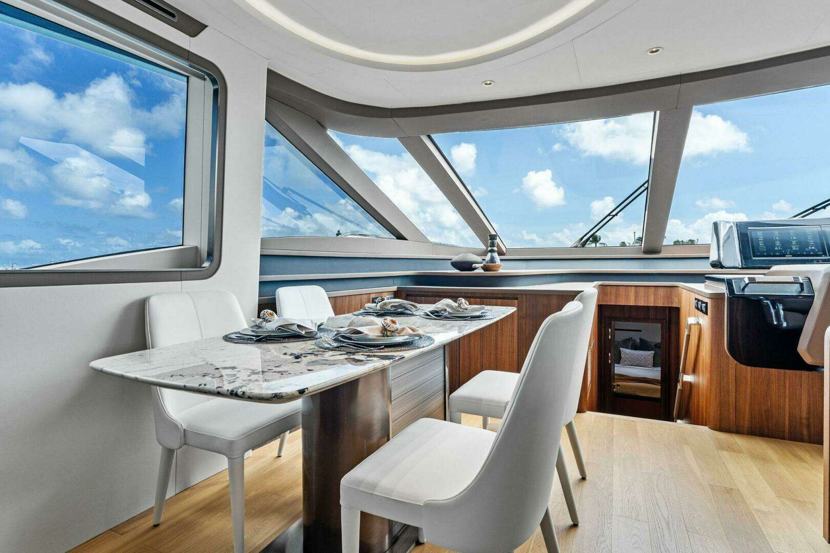 2027 Aquitalia Yachts Flybridge - Image 12