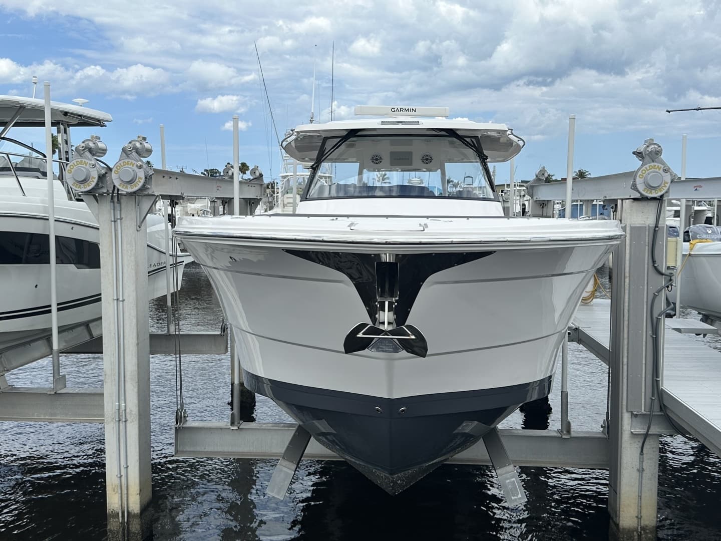 2025 Regal 38 SAV - Image 2