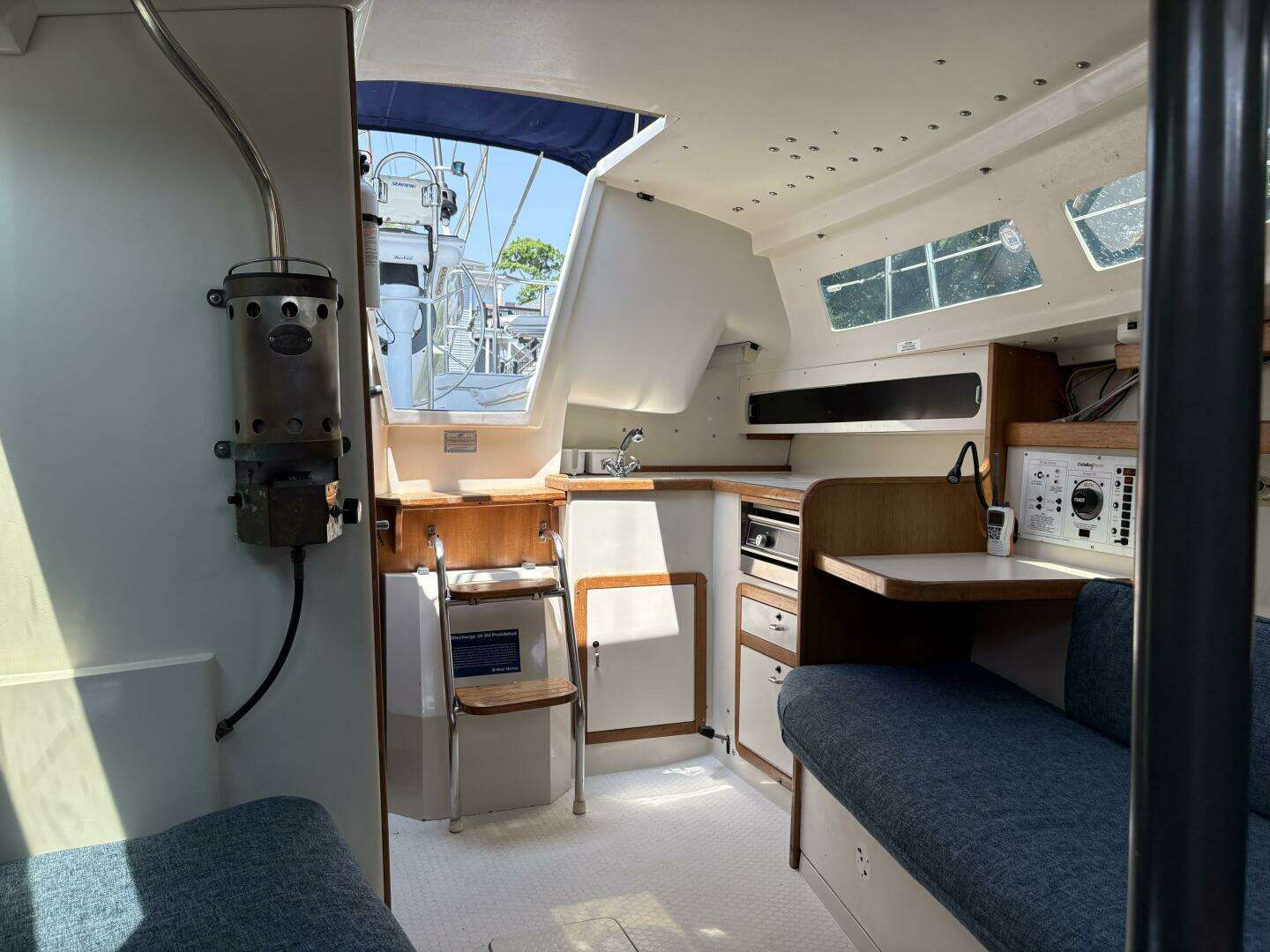 1994 Catalina 270LE - Image 31