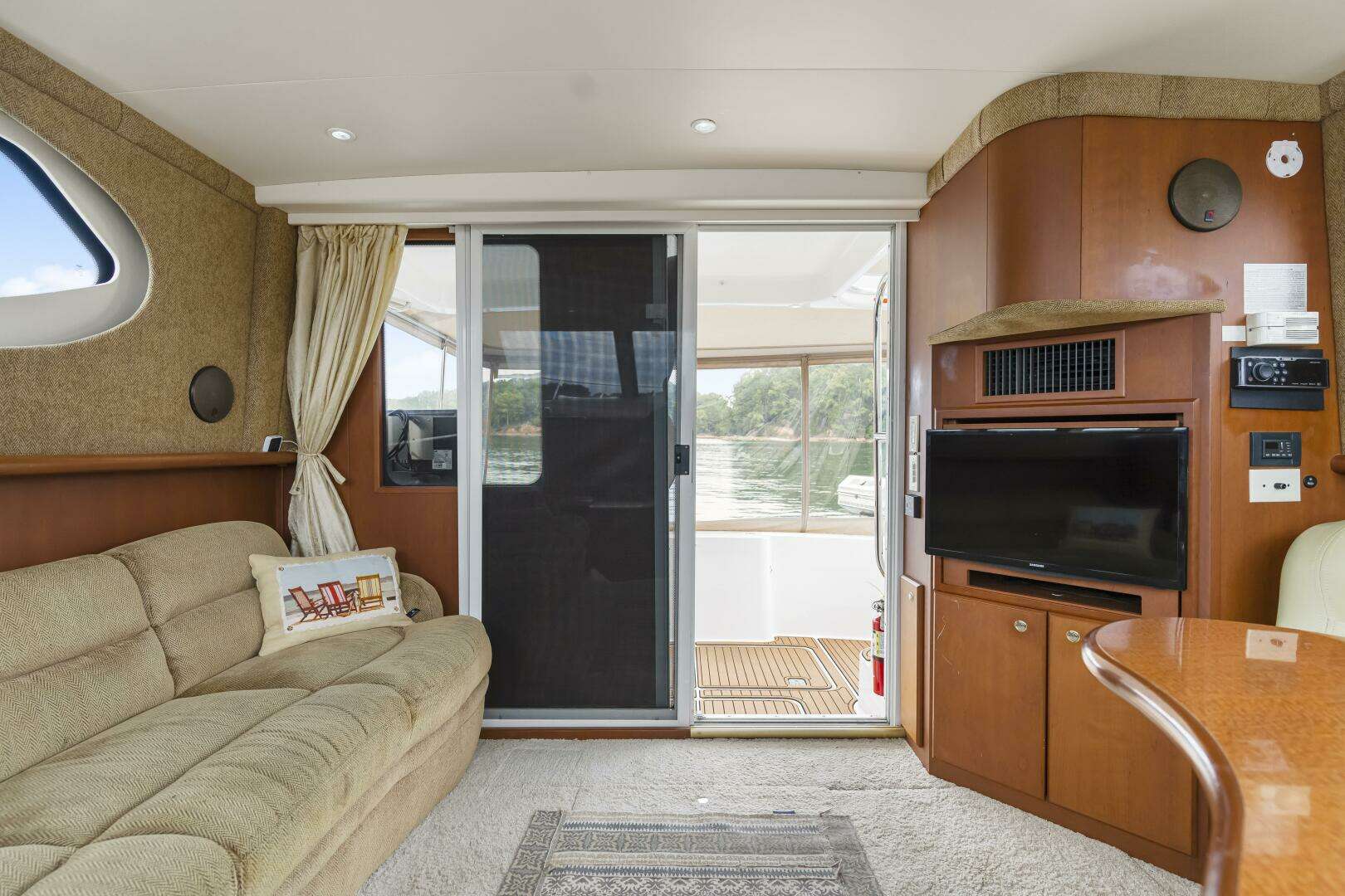 2005 Silverton 34 Convertible - Image 20