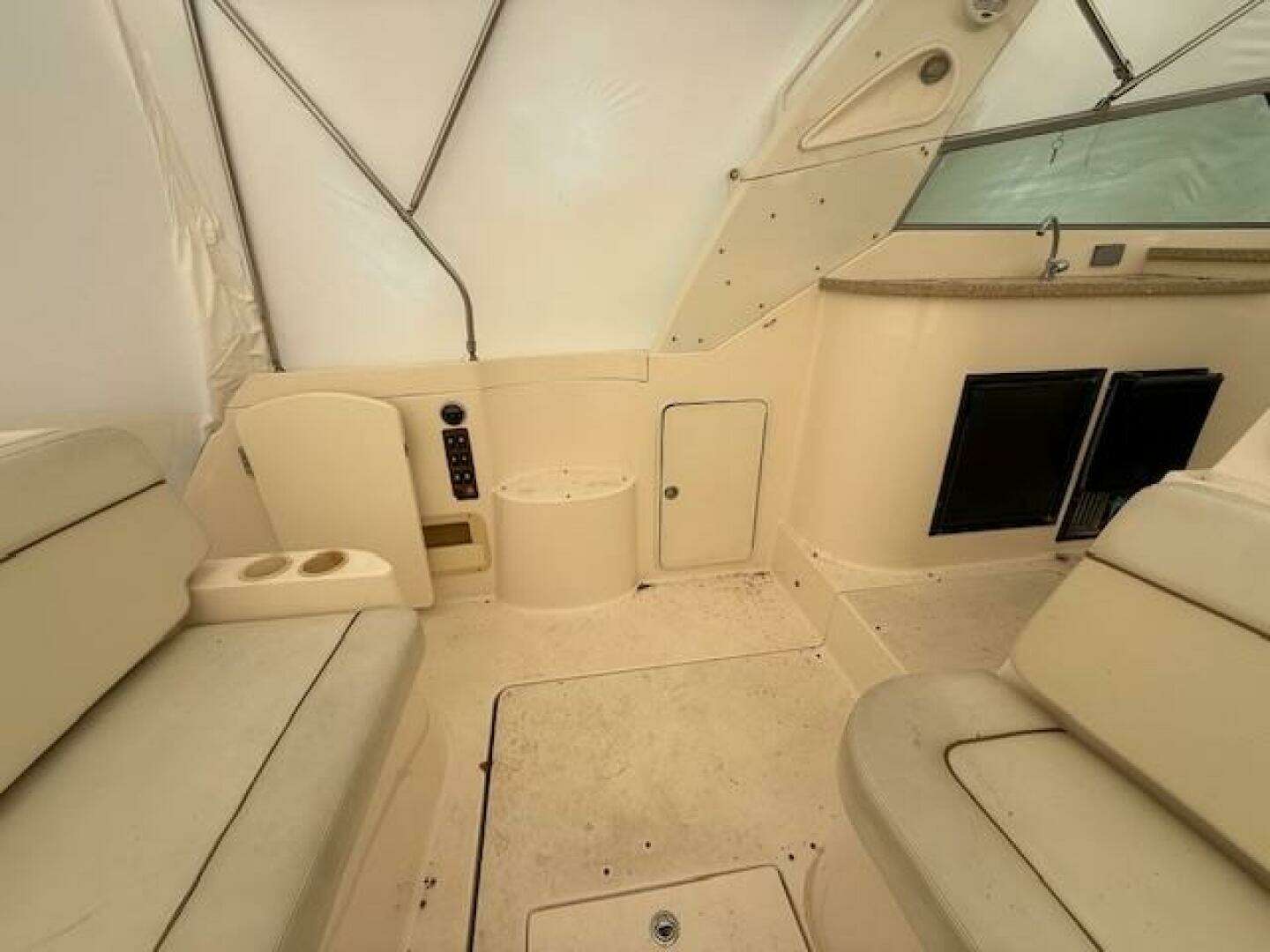 2006 Rinker 410 express diesel - Image 16