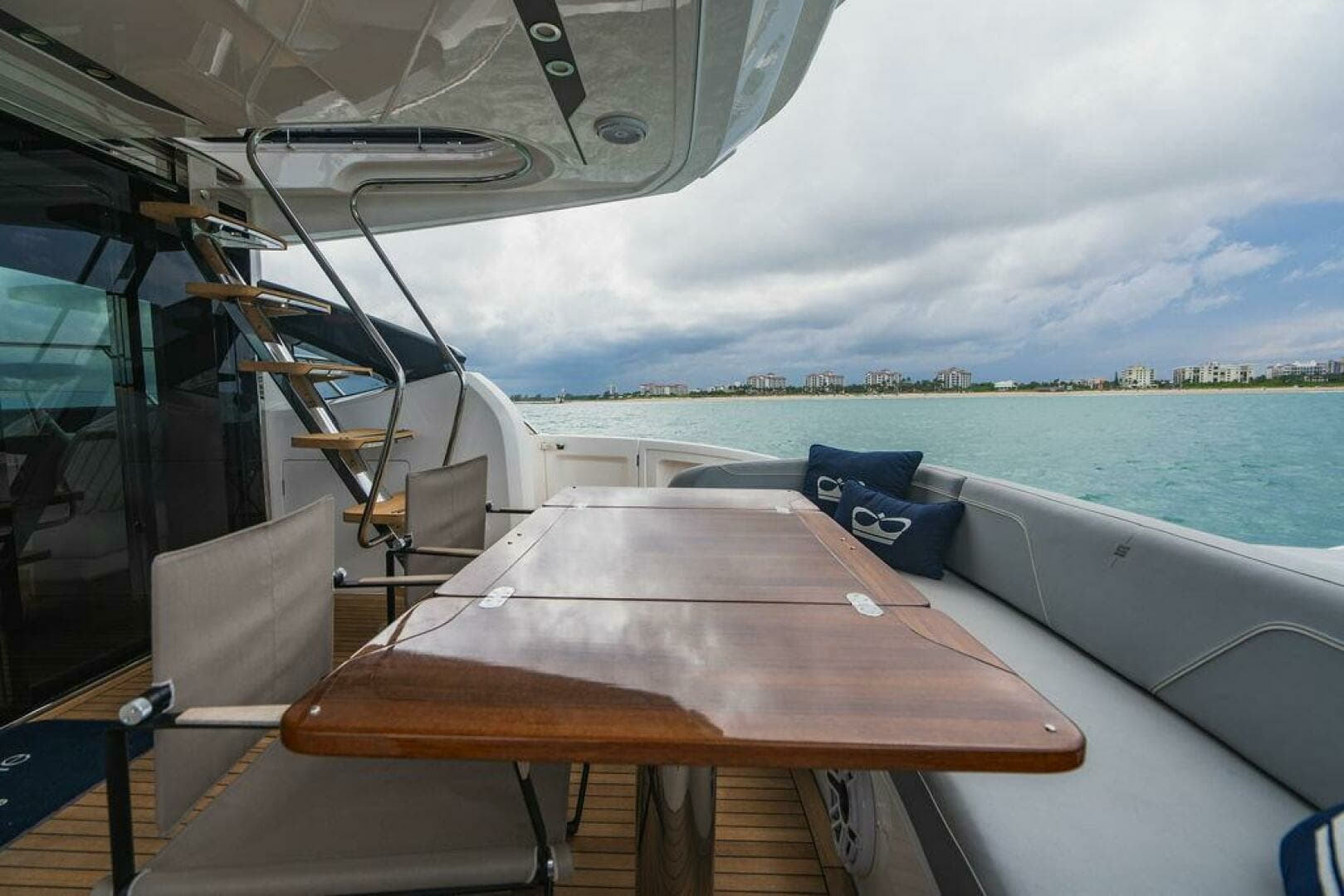 2022 Princess S66 - Image 19