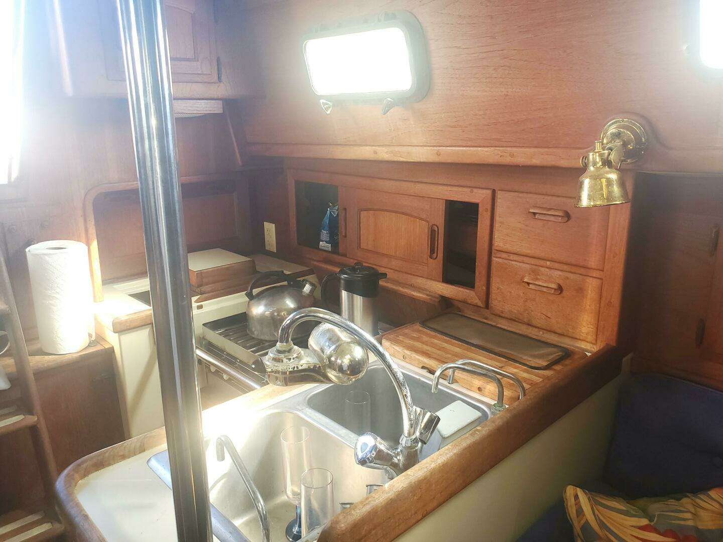 1989 Pacific Seacraft Cutter - Image 18