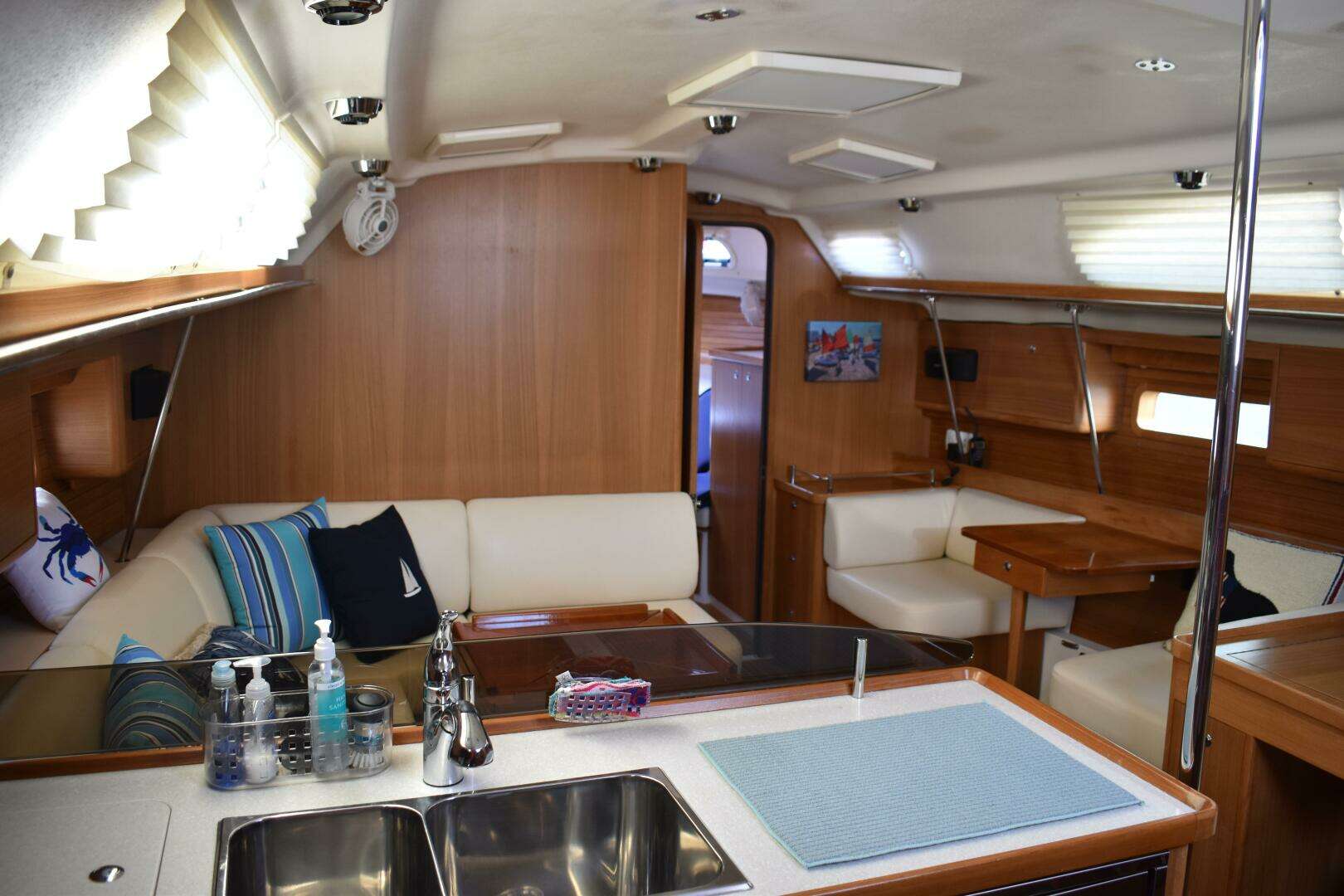 2016 Catalina 445 - Image 18