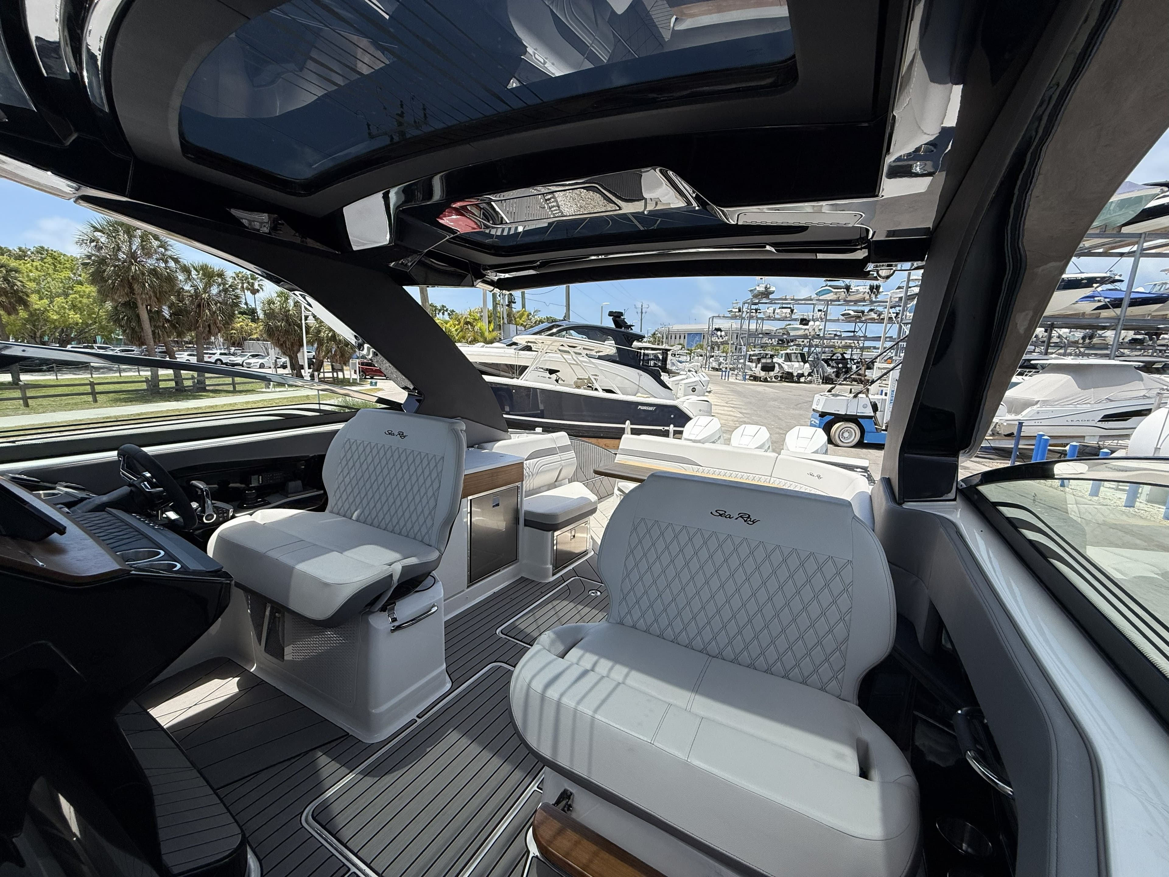 2026 Sea Ray SLX 360 Outboard - 8