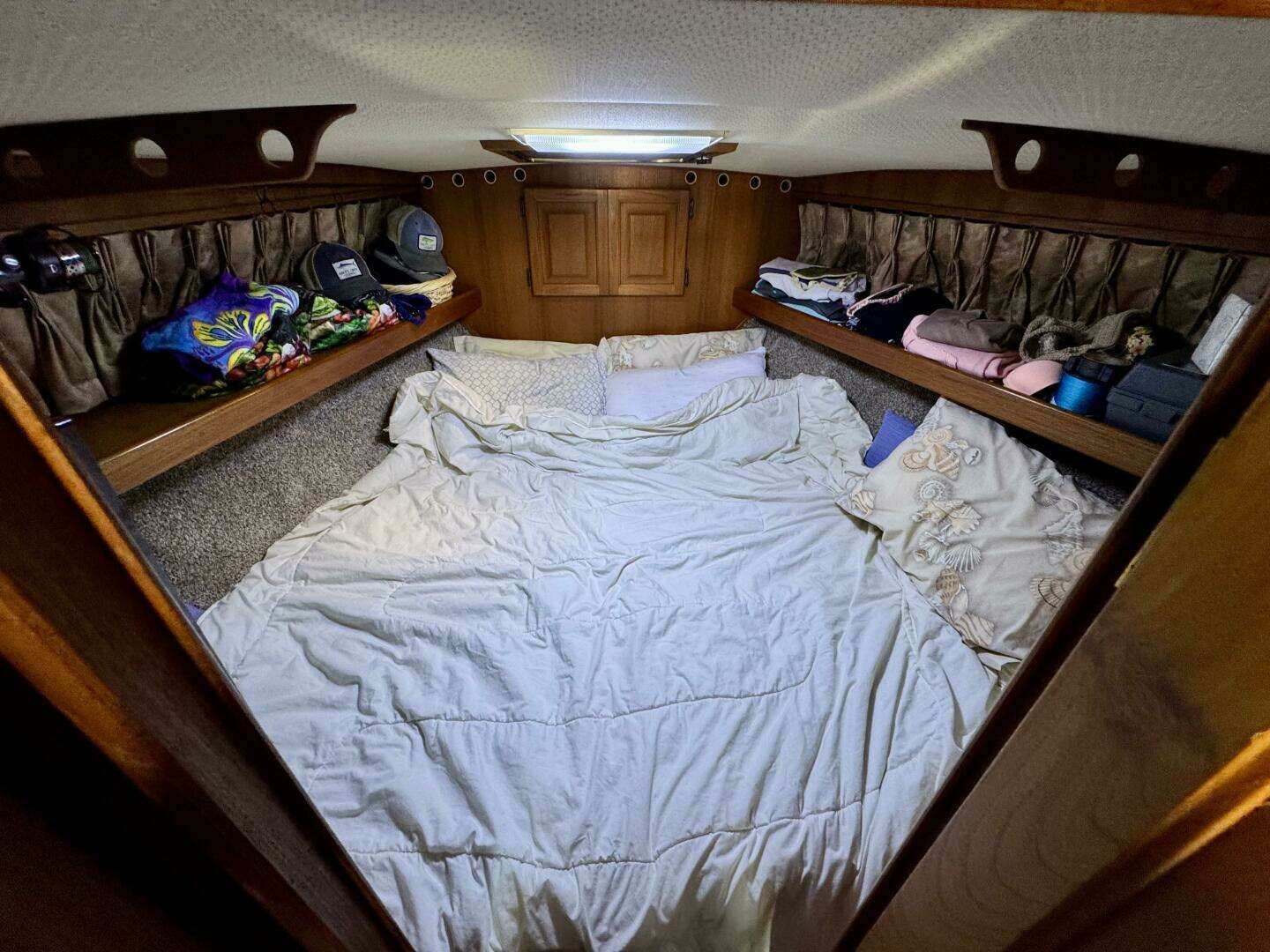 1988 Viking 35 Convertible - Image 6