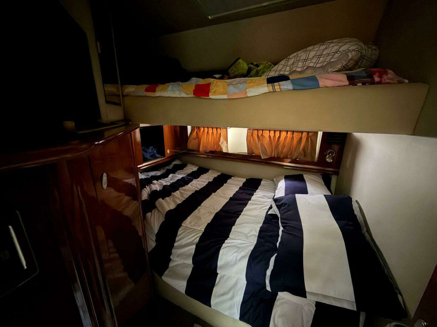 2004 Sea Ray 500 Sundancer - Image 32