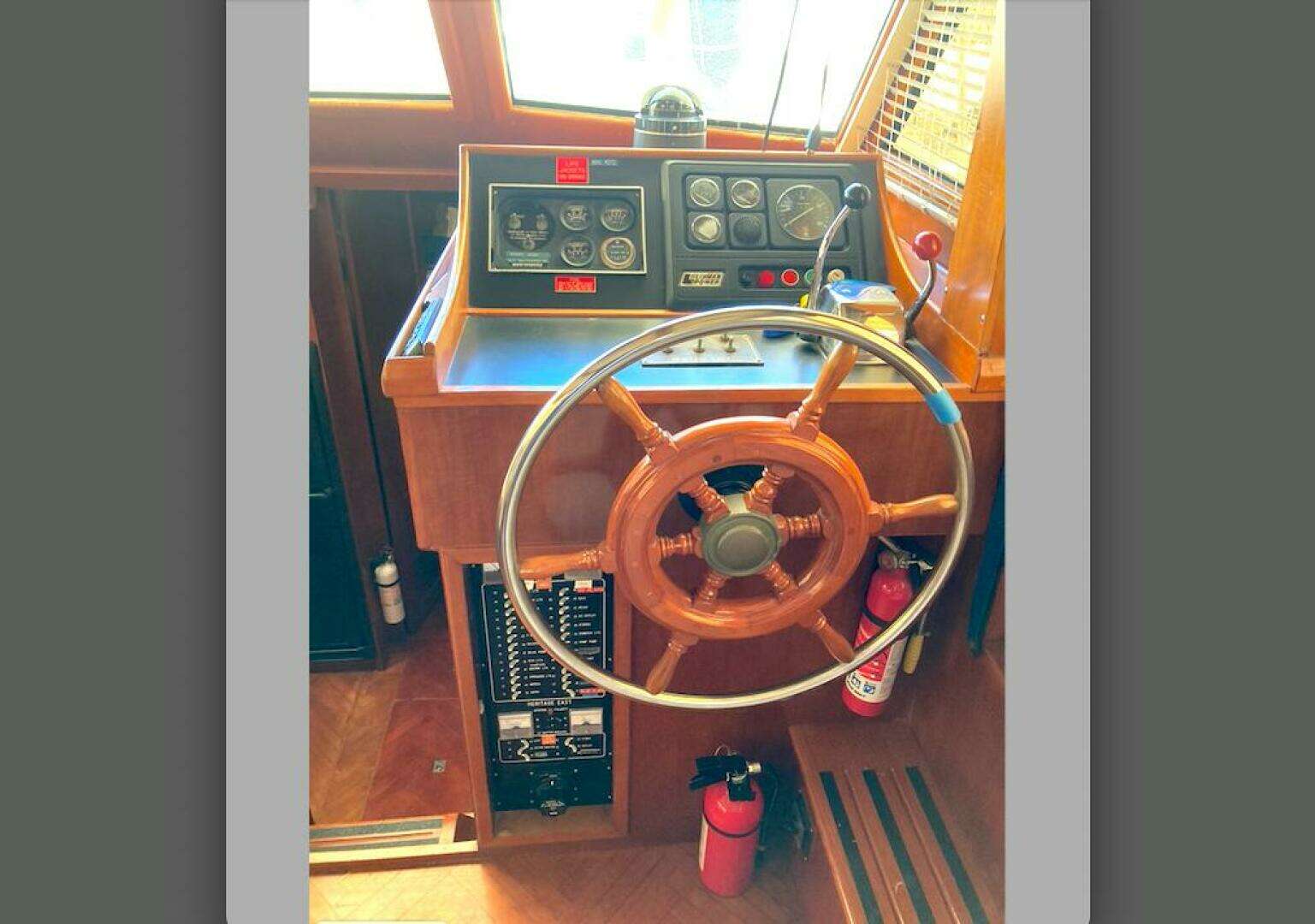 1986 Heritage East Sundeck 36 - Image 27