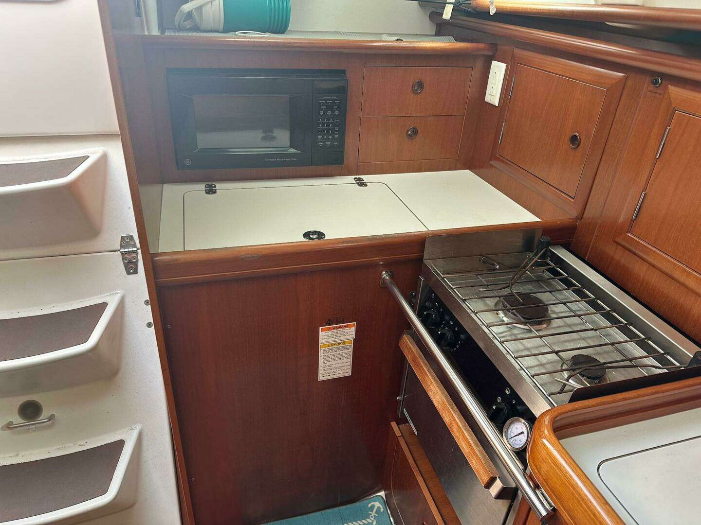 2000 Beneteau 331 - Image 30