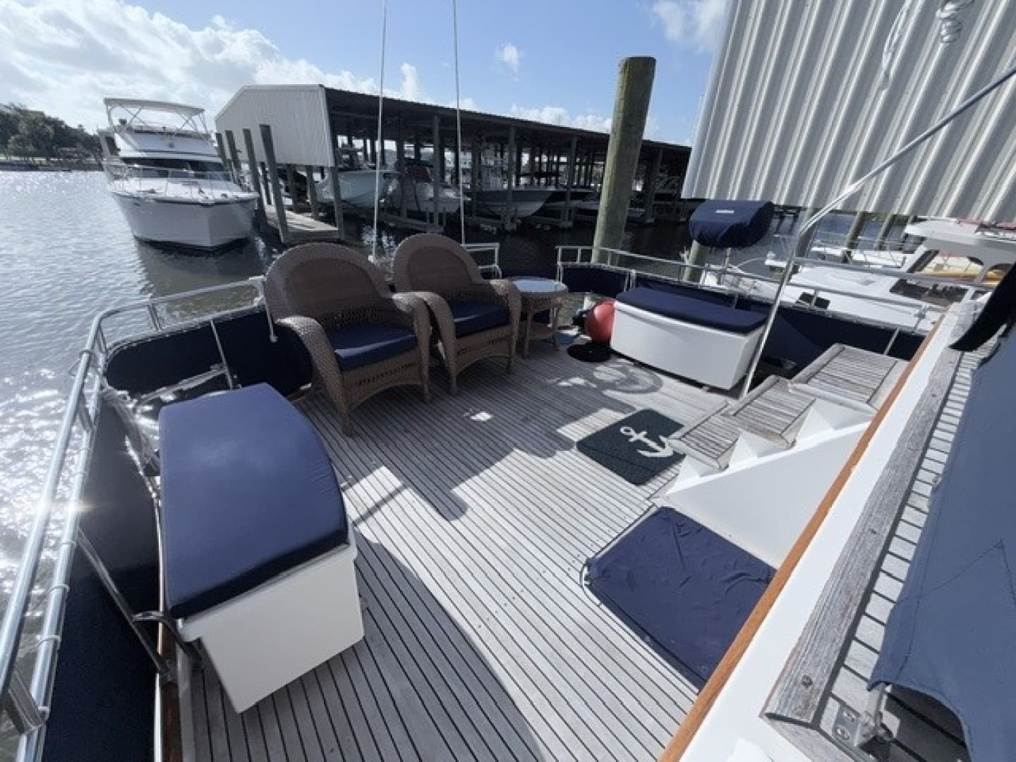 2003 Grand Banks Flybridge Motor Yacht - Image 9