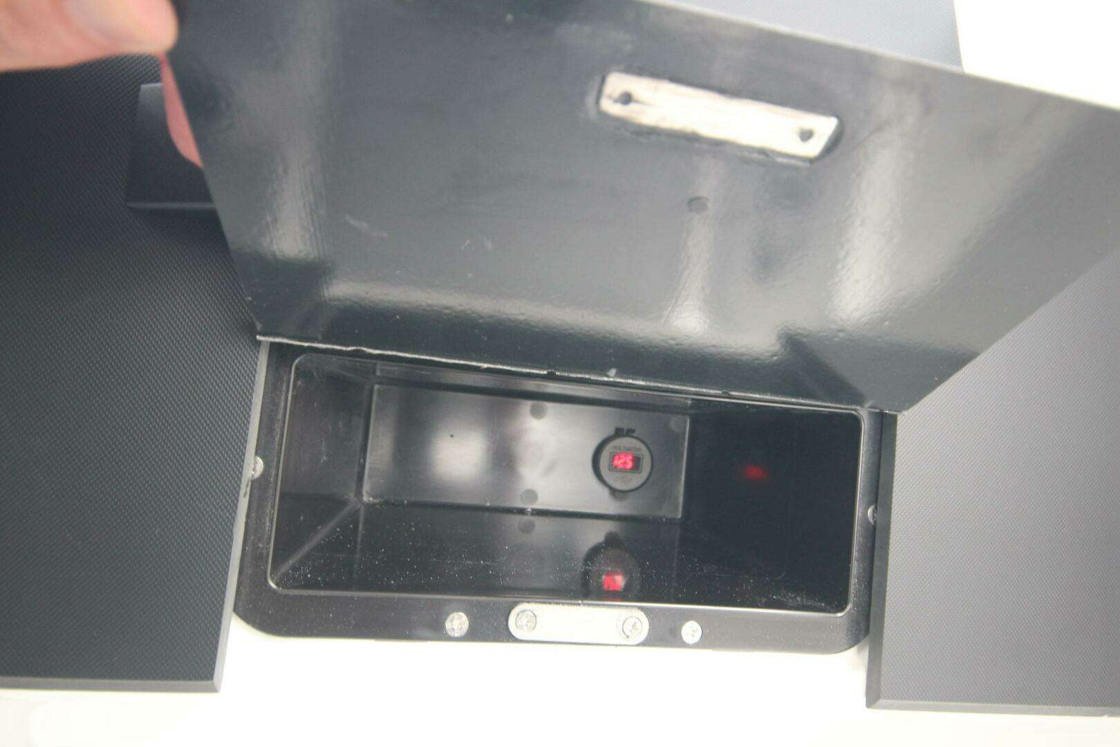 2026 Iron 767 T-Top - Image 37