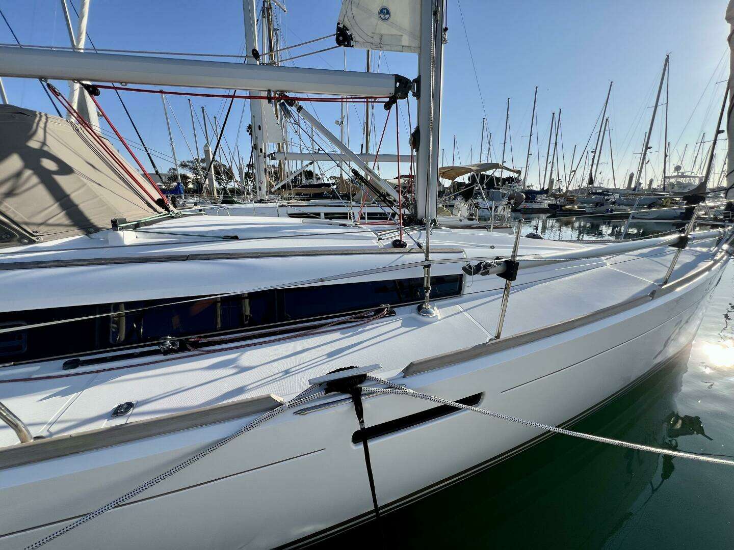 2013 Jeanneau 379 - Image 5