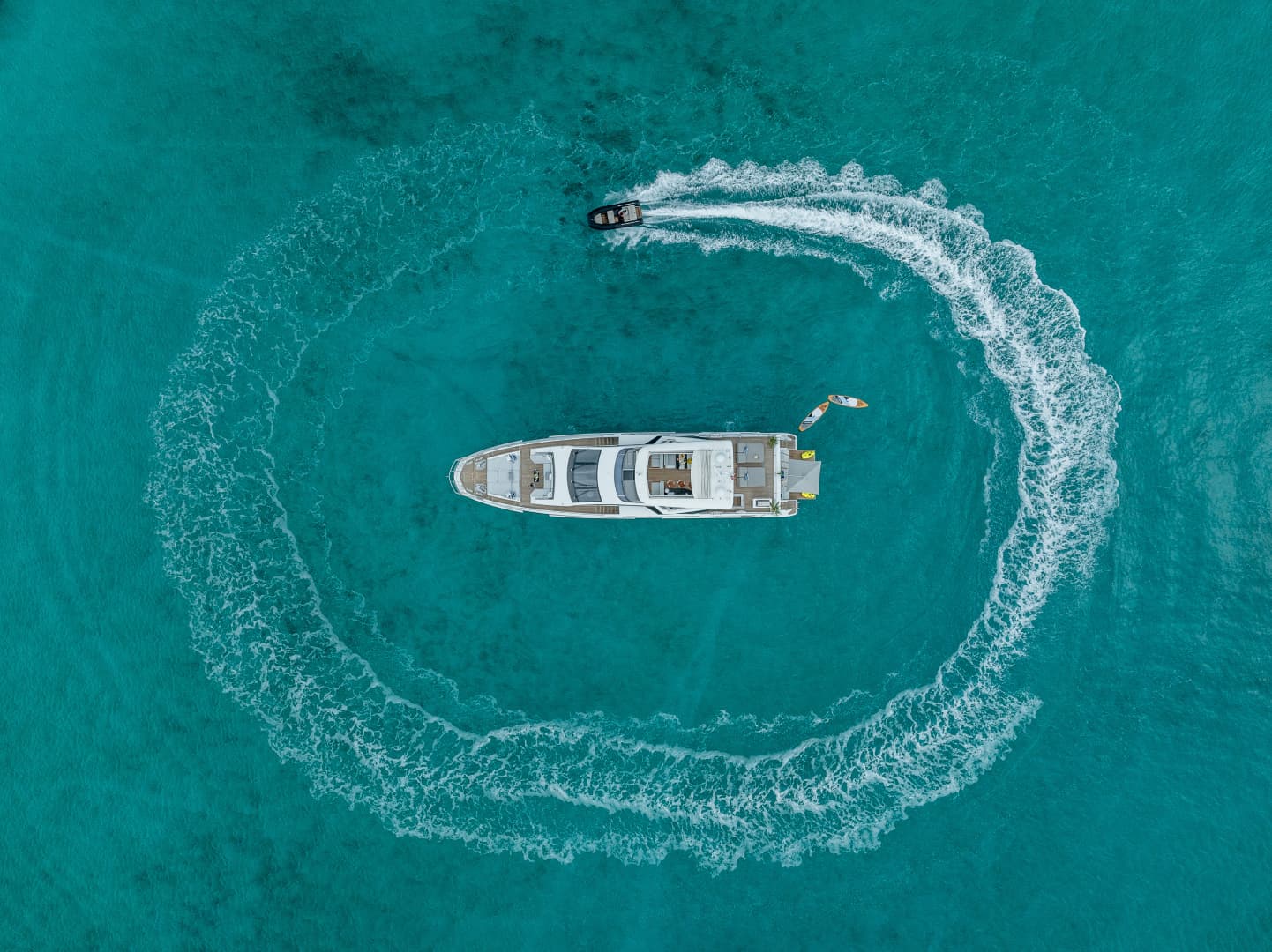 2020 Azimut GRANDE 27M - Image 7