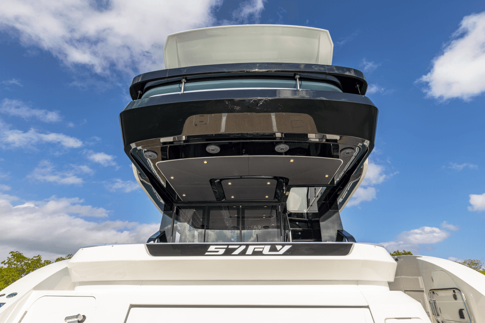 2026 Cruisers Yachts 57 FLY - Image 35