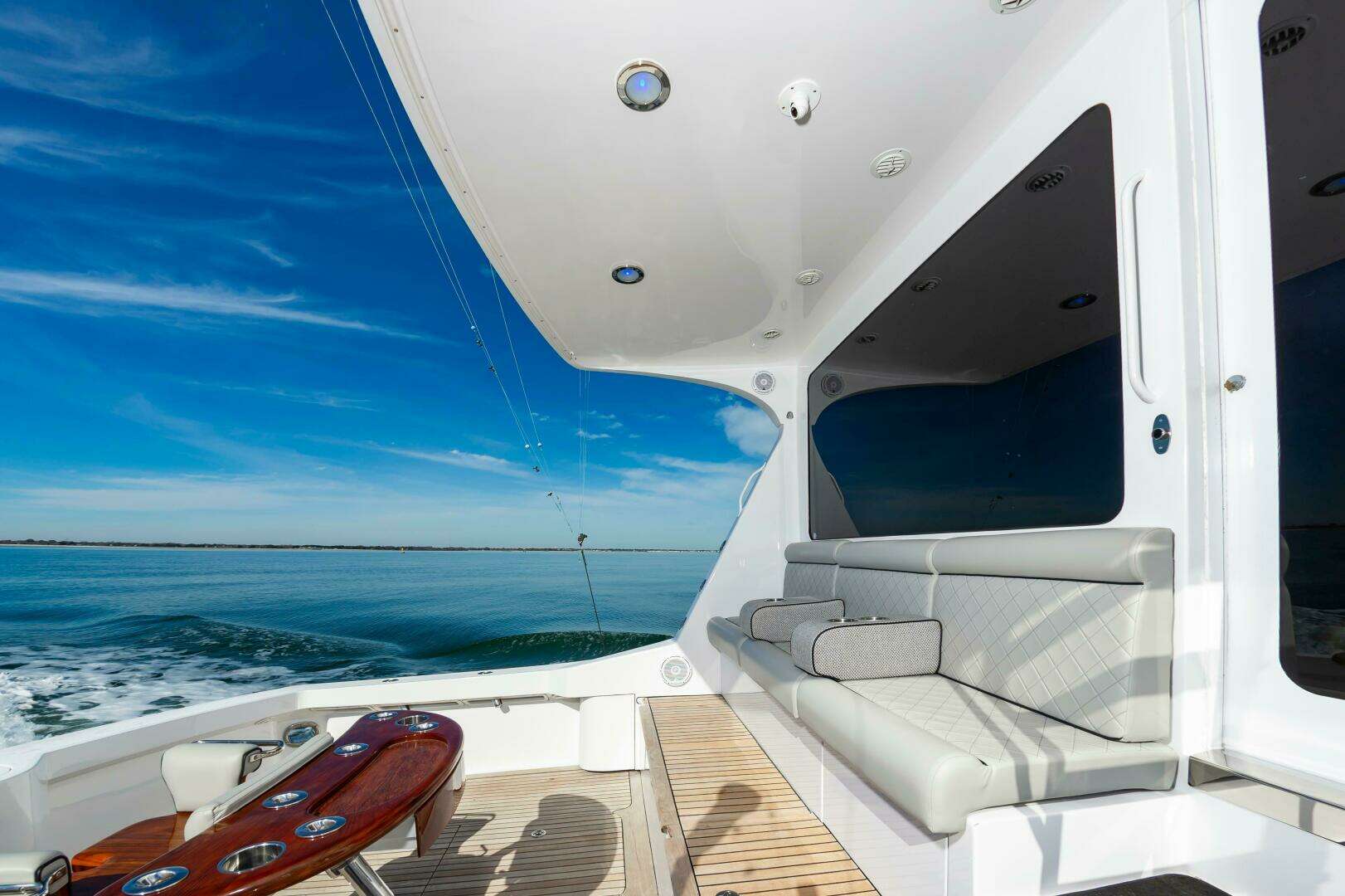 2008 Hatteras 64 Enclosed Bridge - Image 32