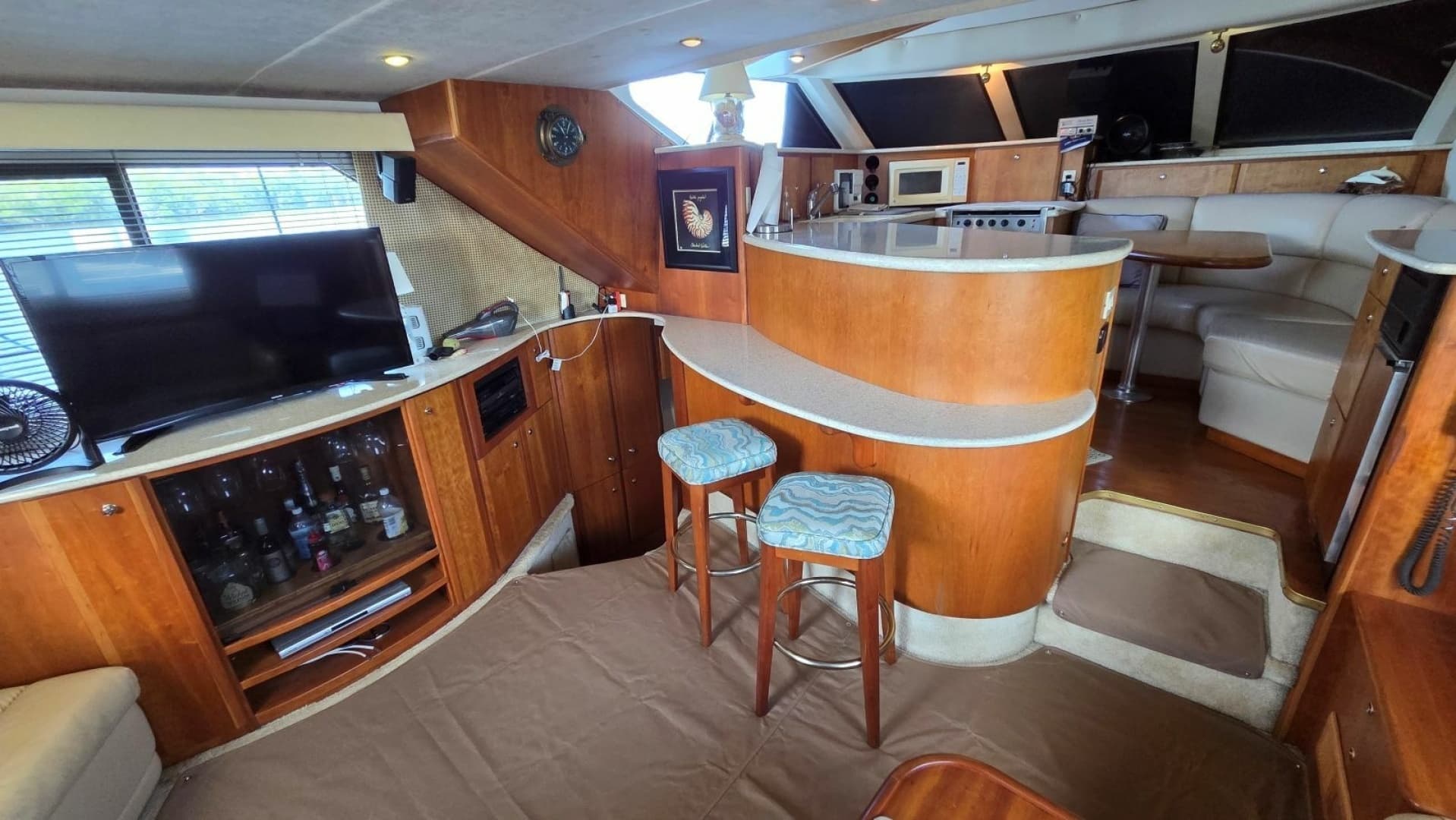 2001 Silverton 453 Motor Yacht - Image 34