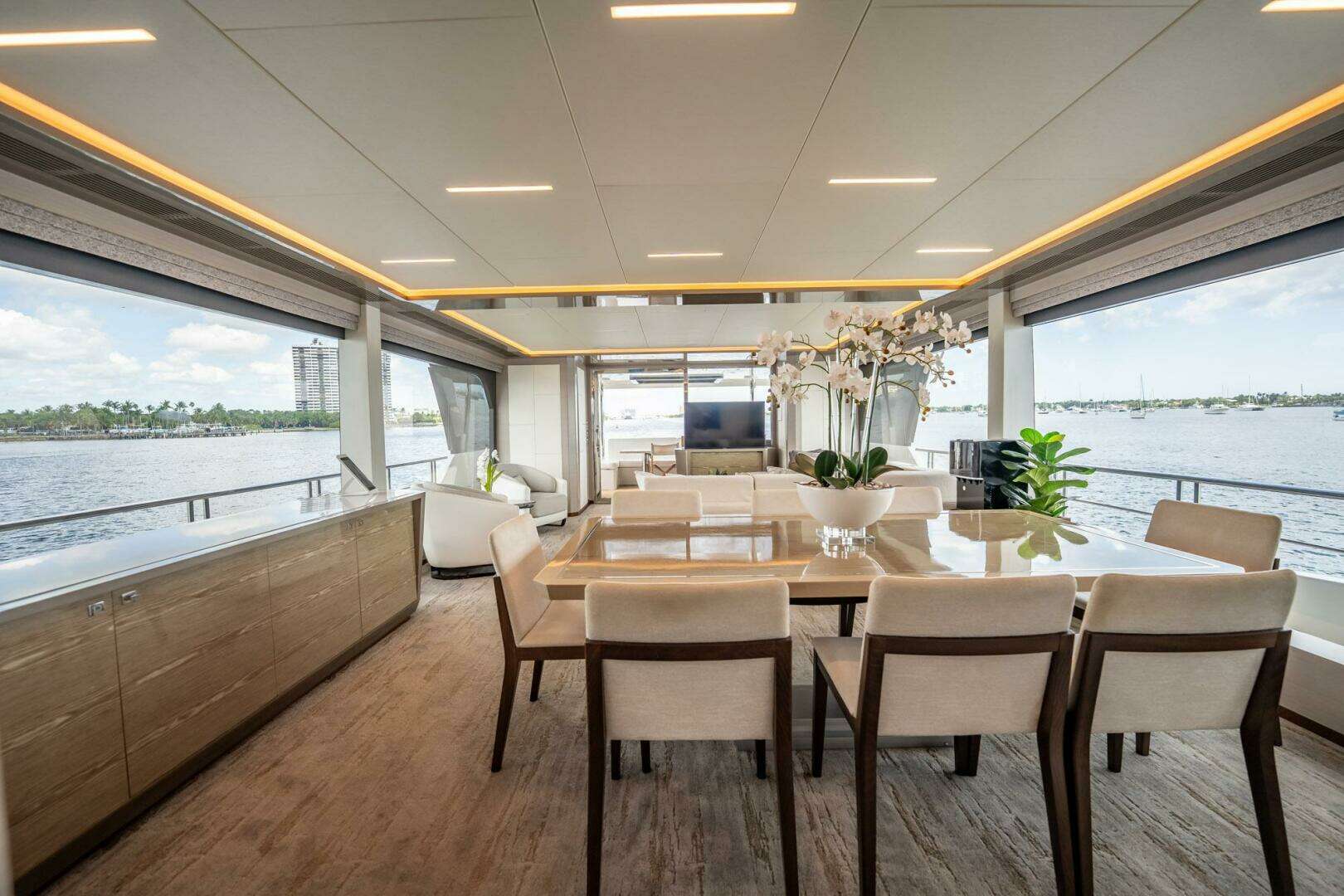 2021 Ocean Alexander 27 Explorer - Image 13
