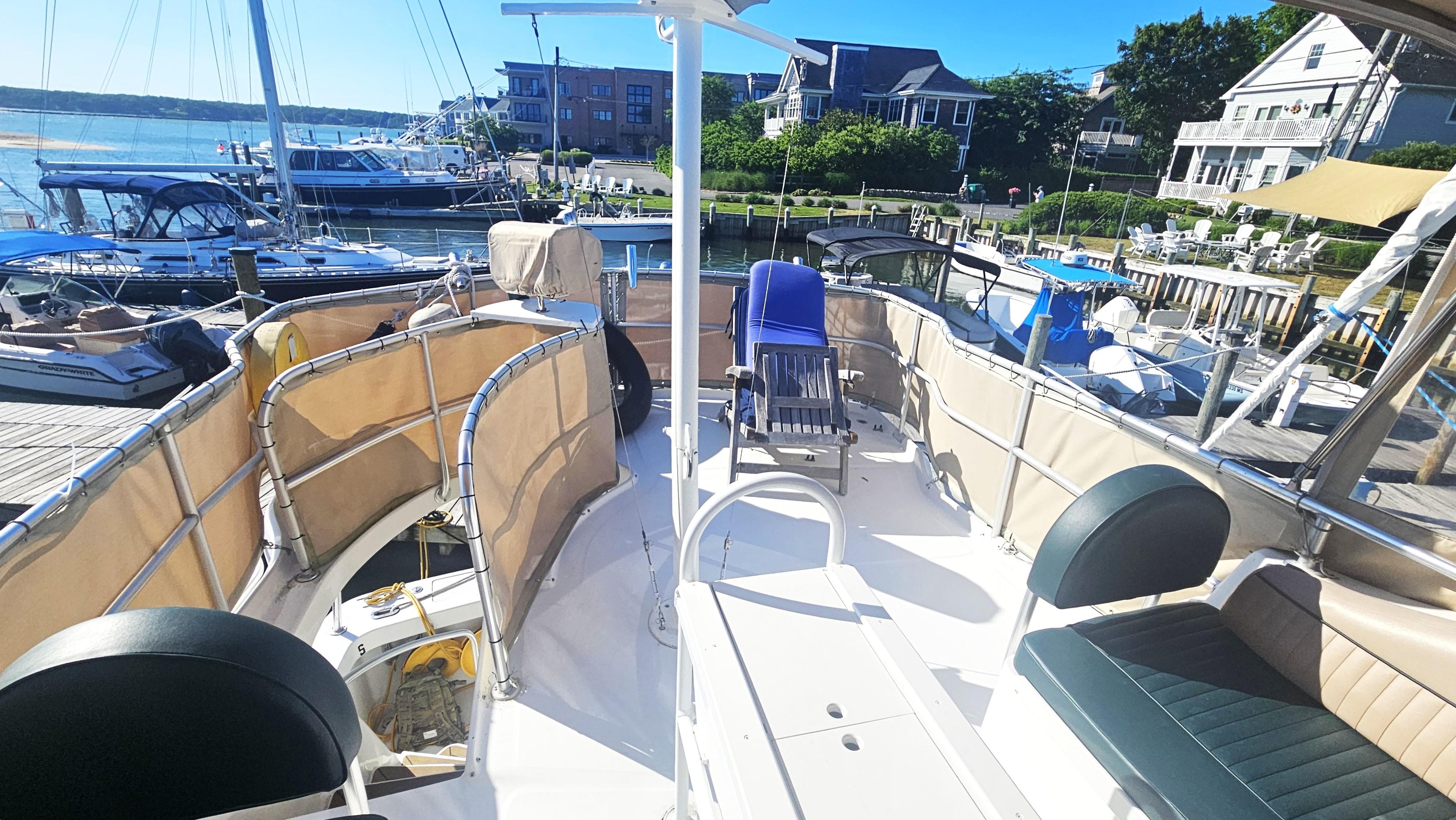 2000 Mainship 390 Trawler - 13
