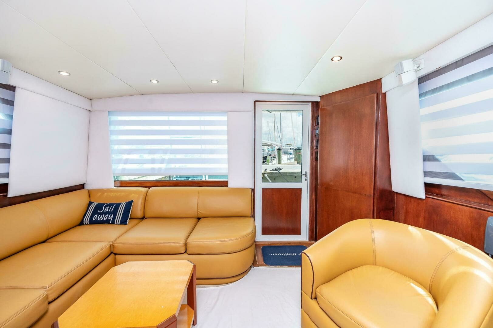 1992 Hatteras 50 Convertible - Image 22