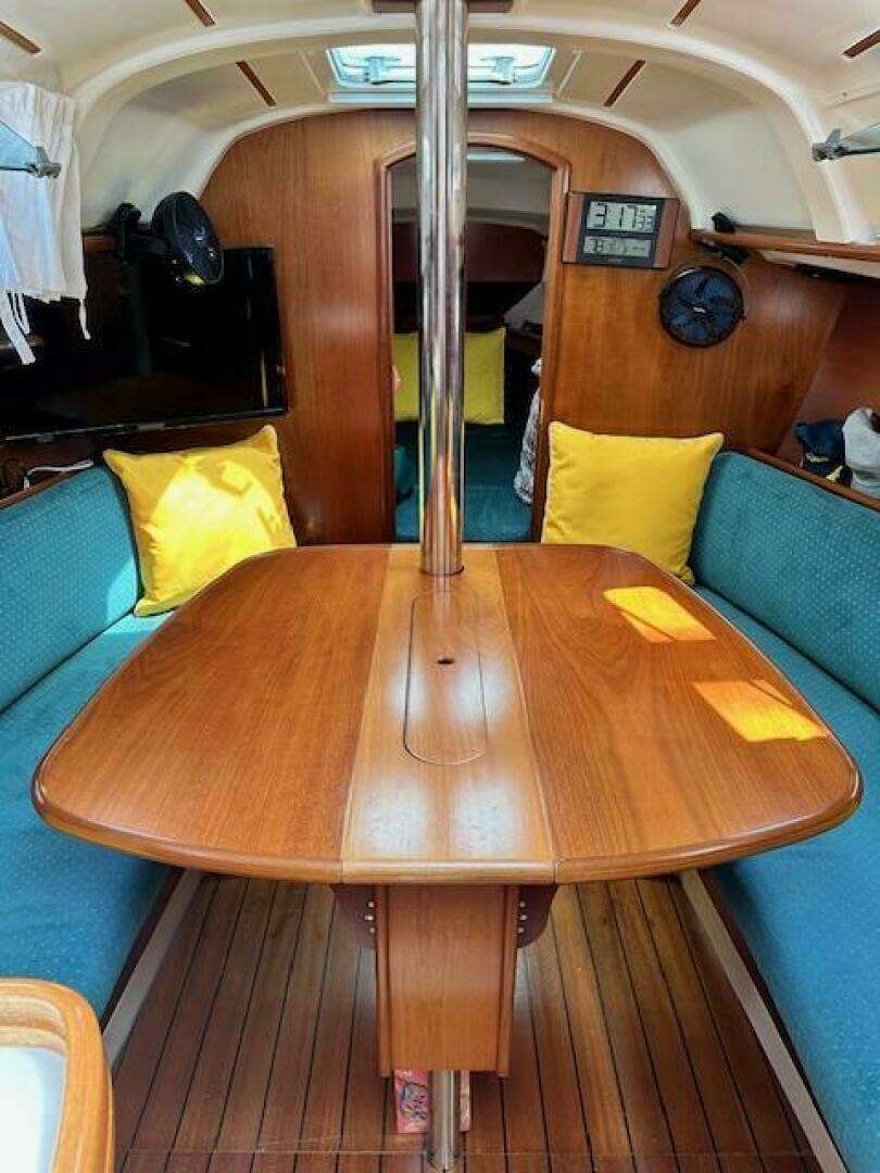 2000 Beneteau Oceanis 311 - Image 27