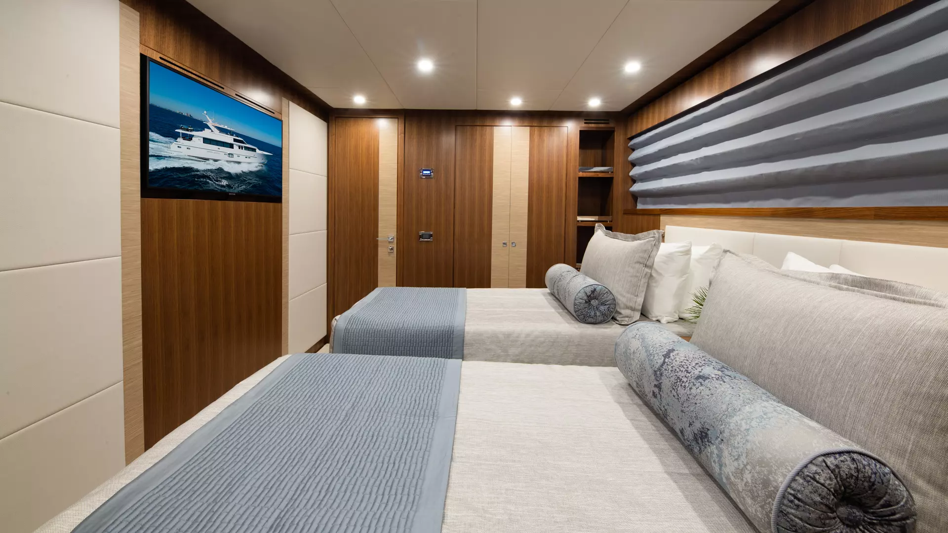 2026 Hargrave Raised Pilothouse - Image 49