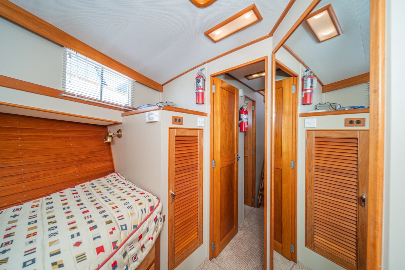 1987 Grand Banks 47 motoryacht - Image 74