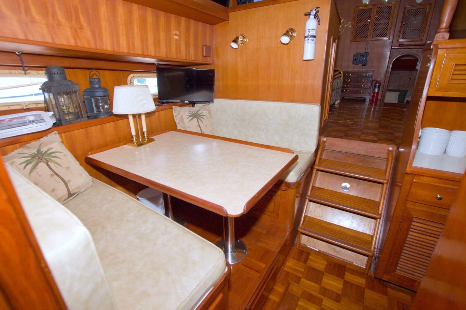 1984 Present Yachts 42 Sundeck - Image 48