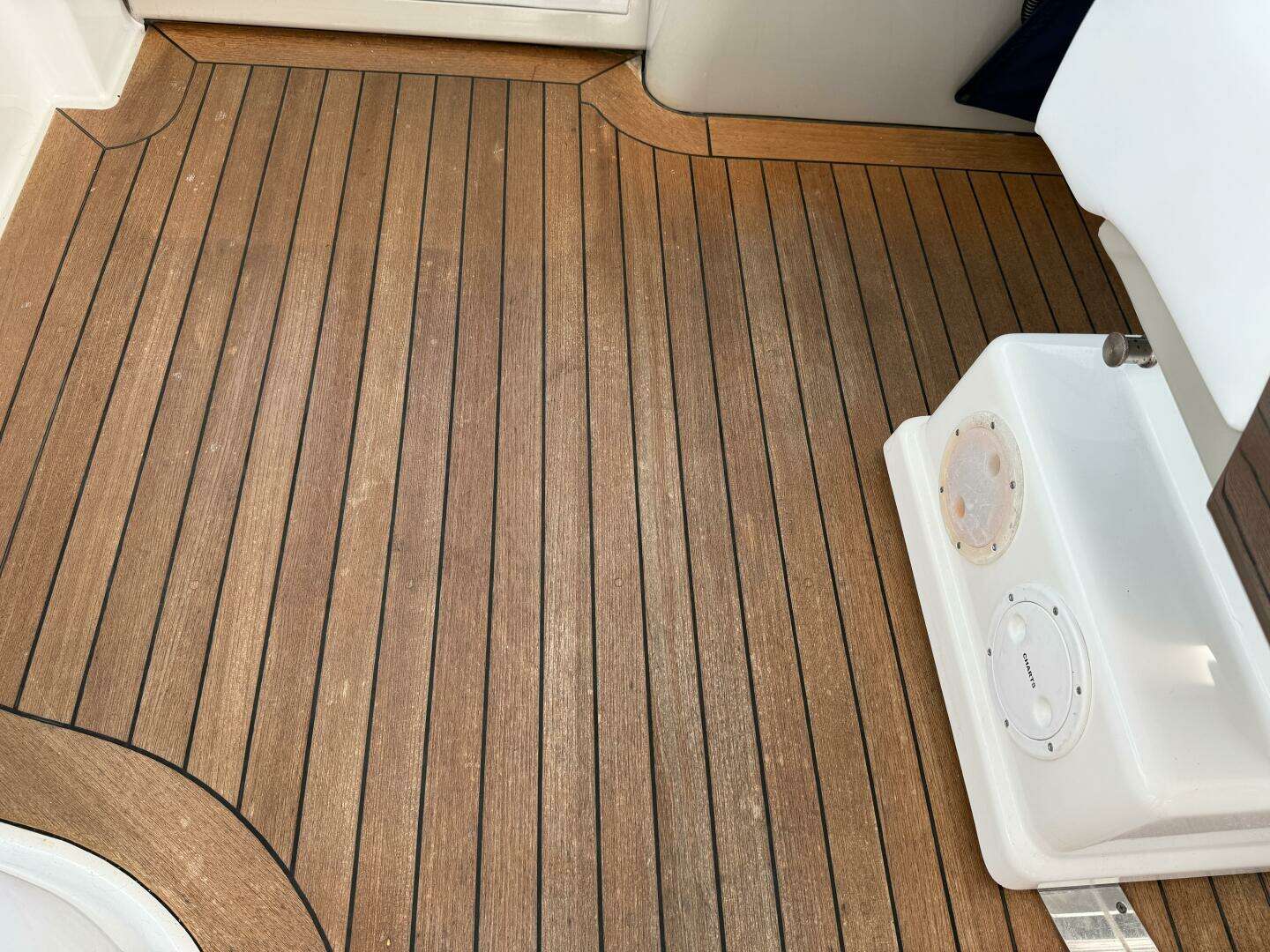 2006 Sea Ray 48 Sundancer - Image 20