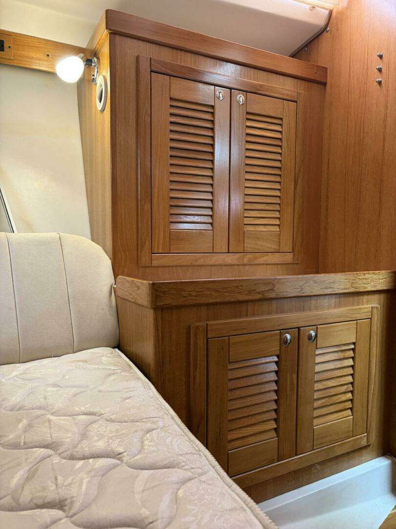 2004 Catalina 350 - Image 39