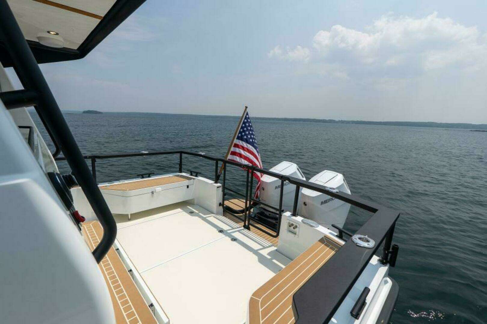 2027 Targa 32 - Image 12
