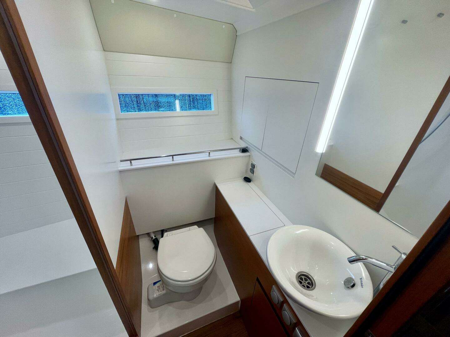2023 Delta Powerboats 33 Coupe - Image 30