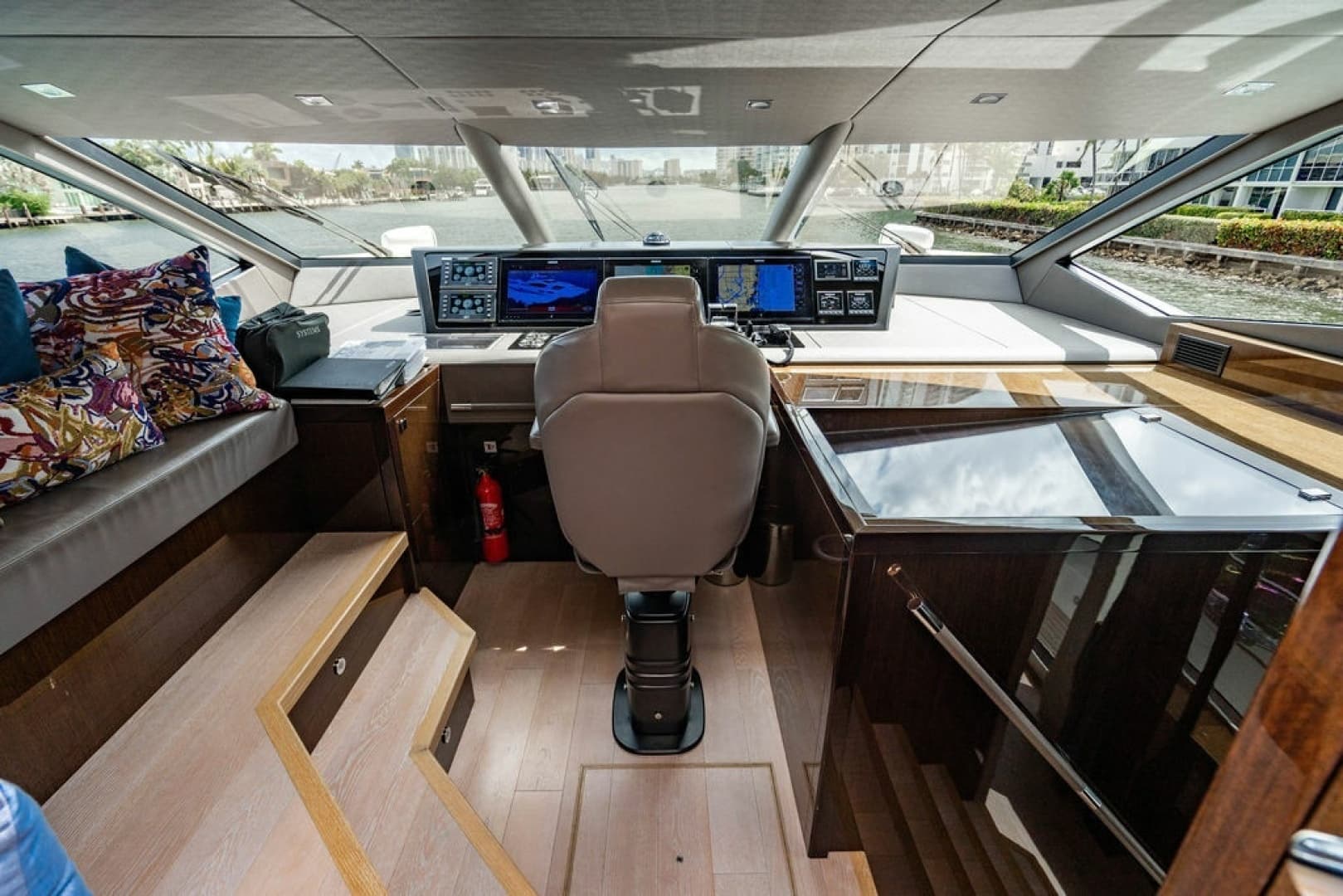 2019 Sunseeker 95 Motor Yacht - Image 82